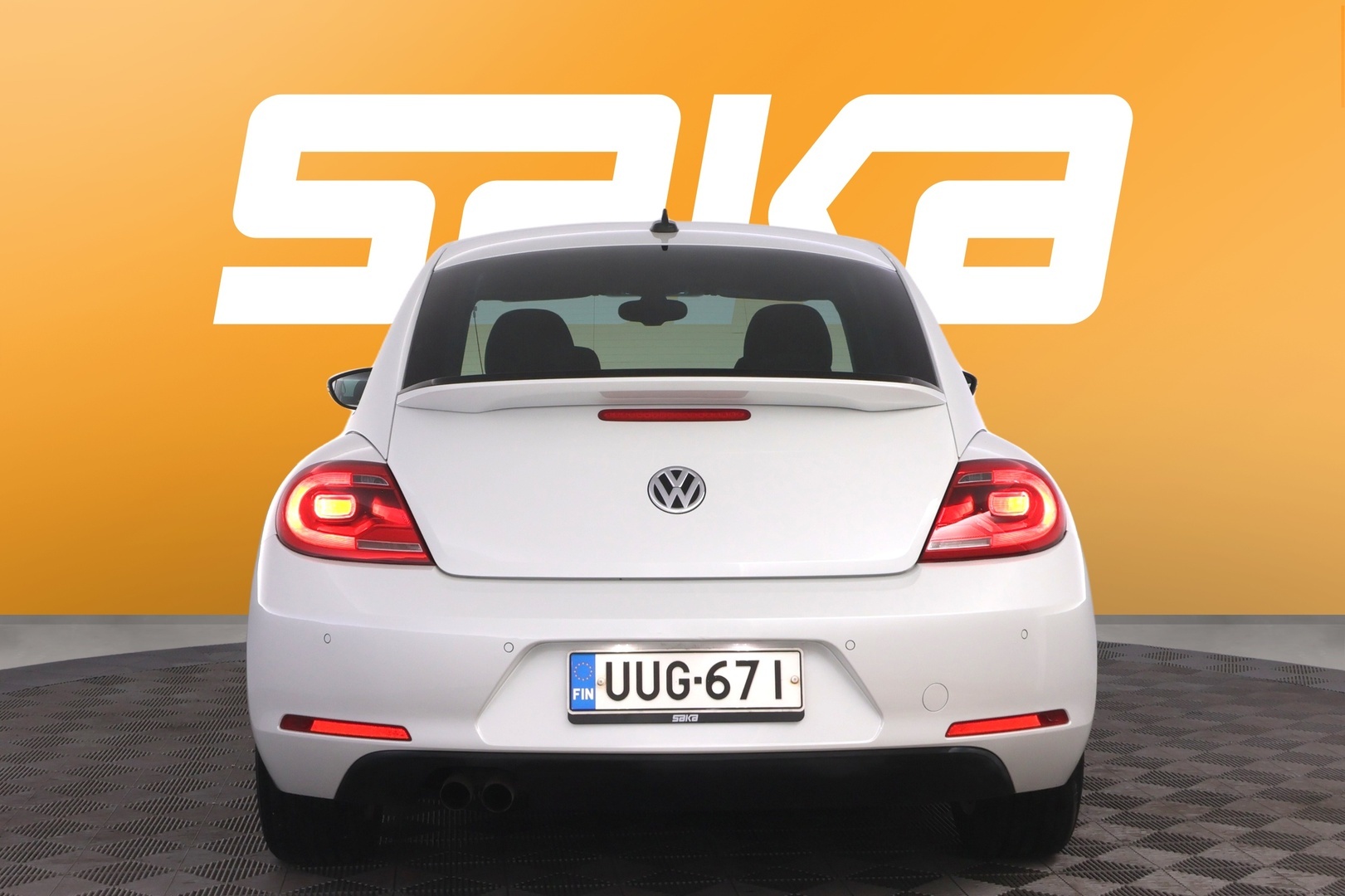 VOLKSWAGEN Beetle 2013