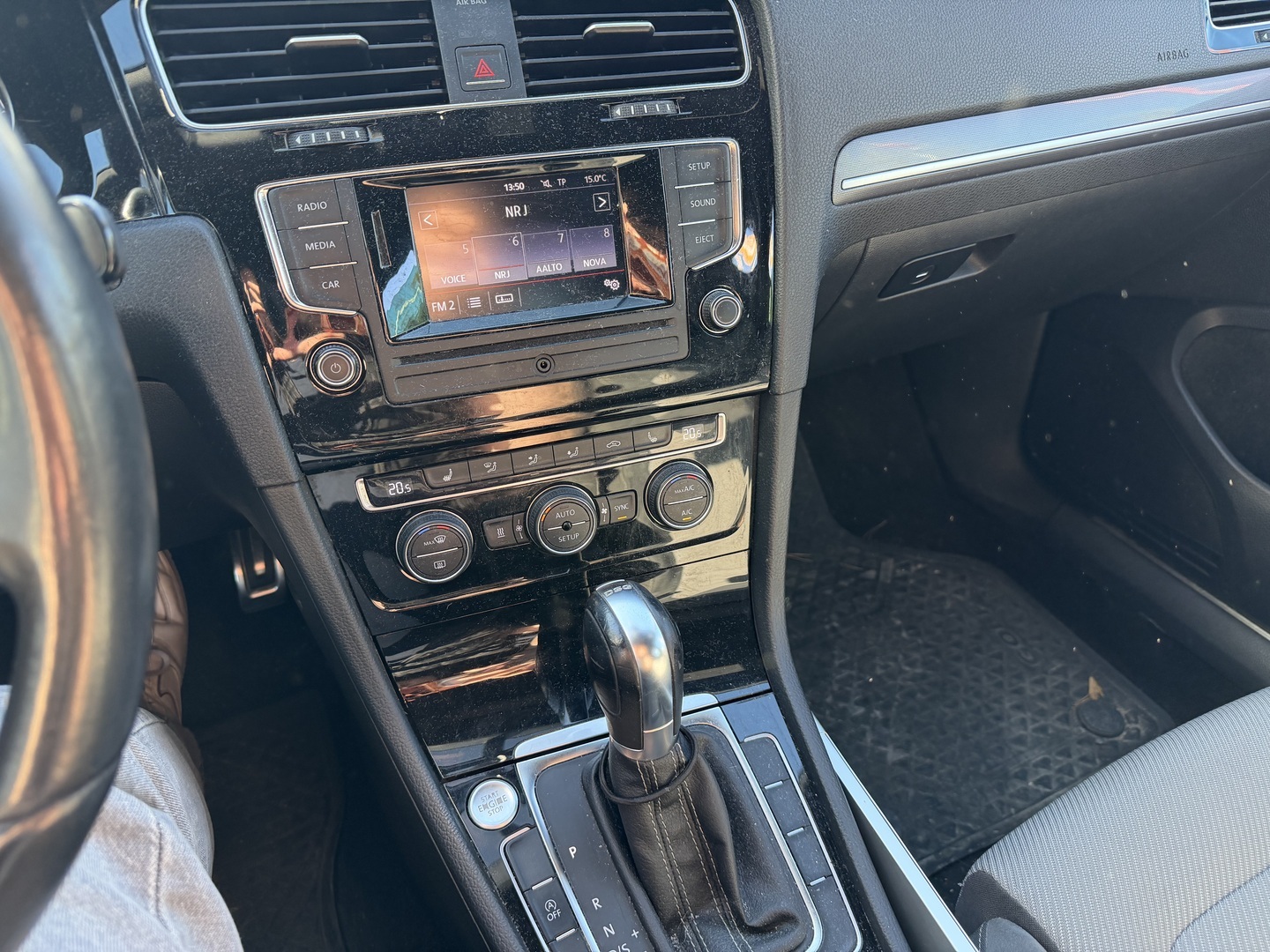 VOLKSWAGEN Golf 2014