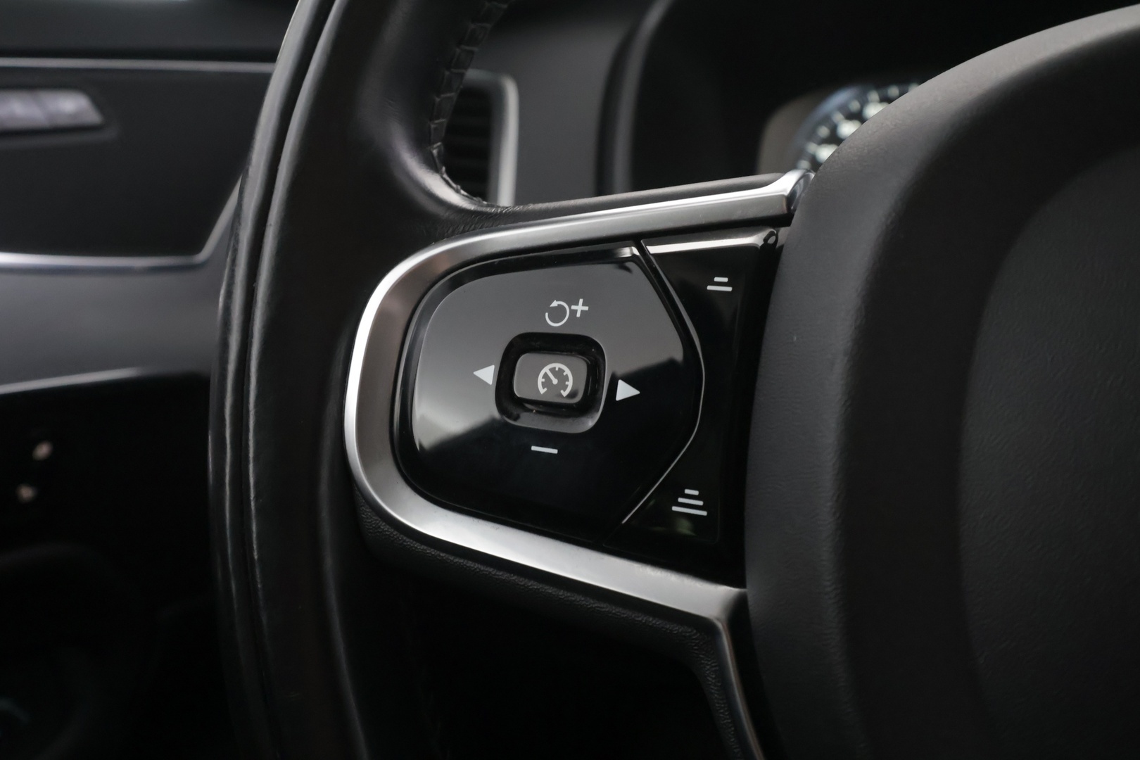 VOLVO XC90 2017