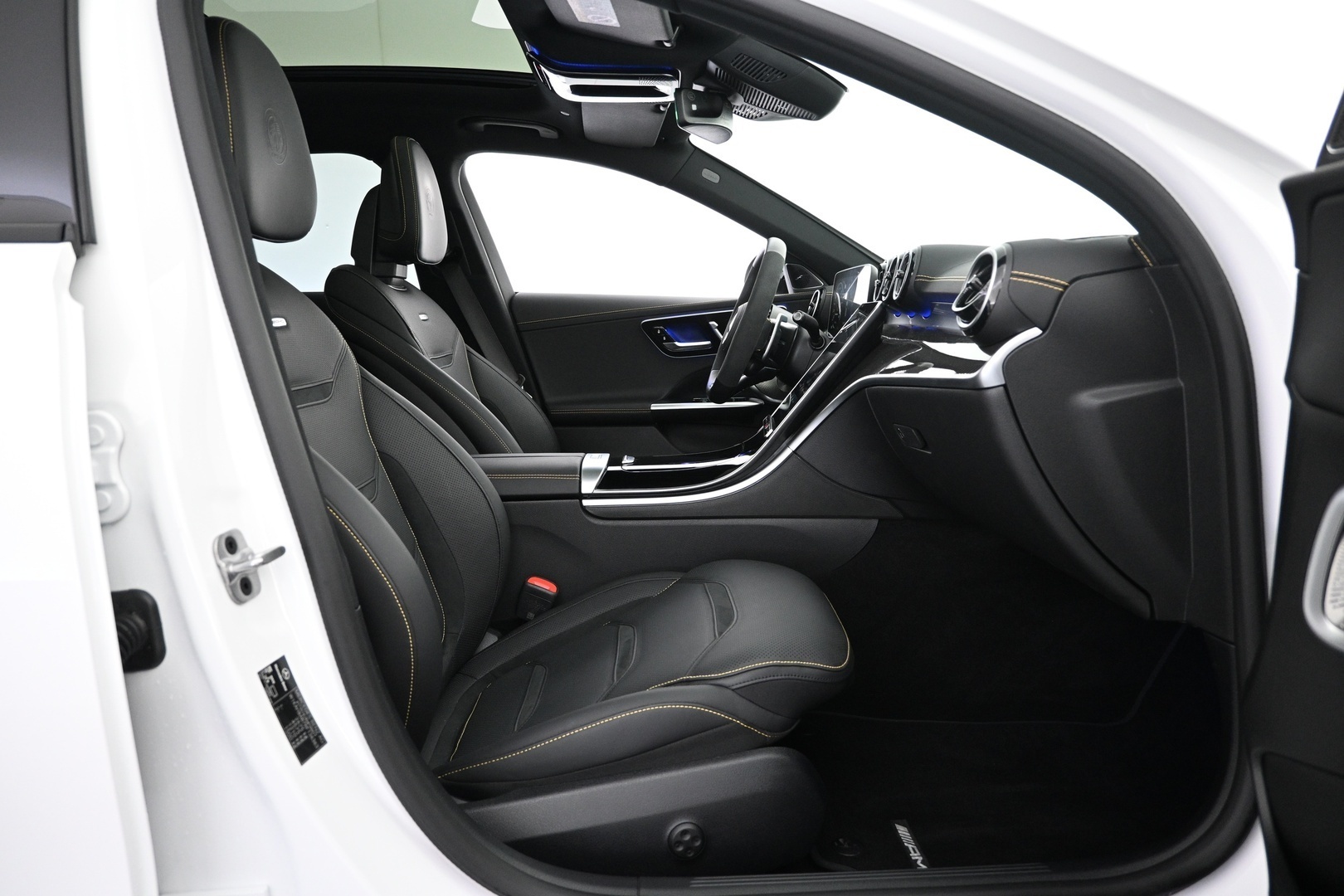 MERCEDES-BENZ C 63 AMG 2024