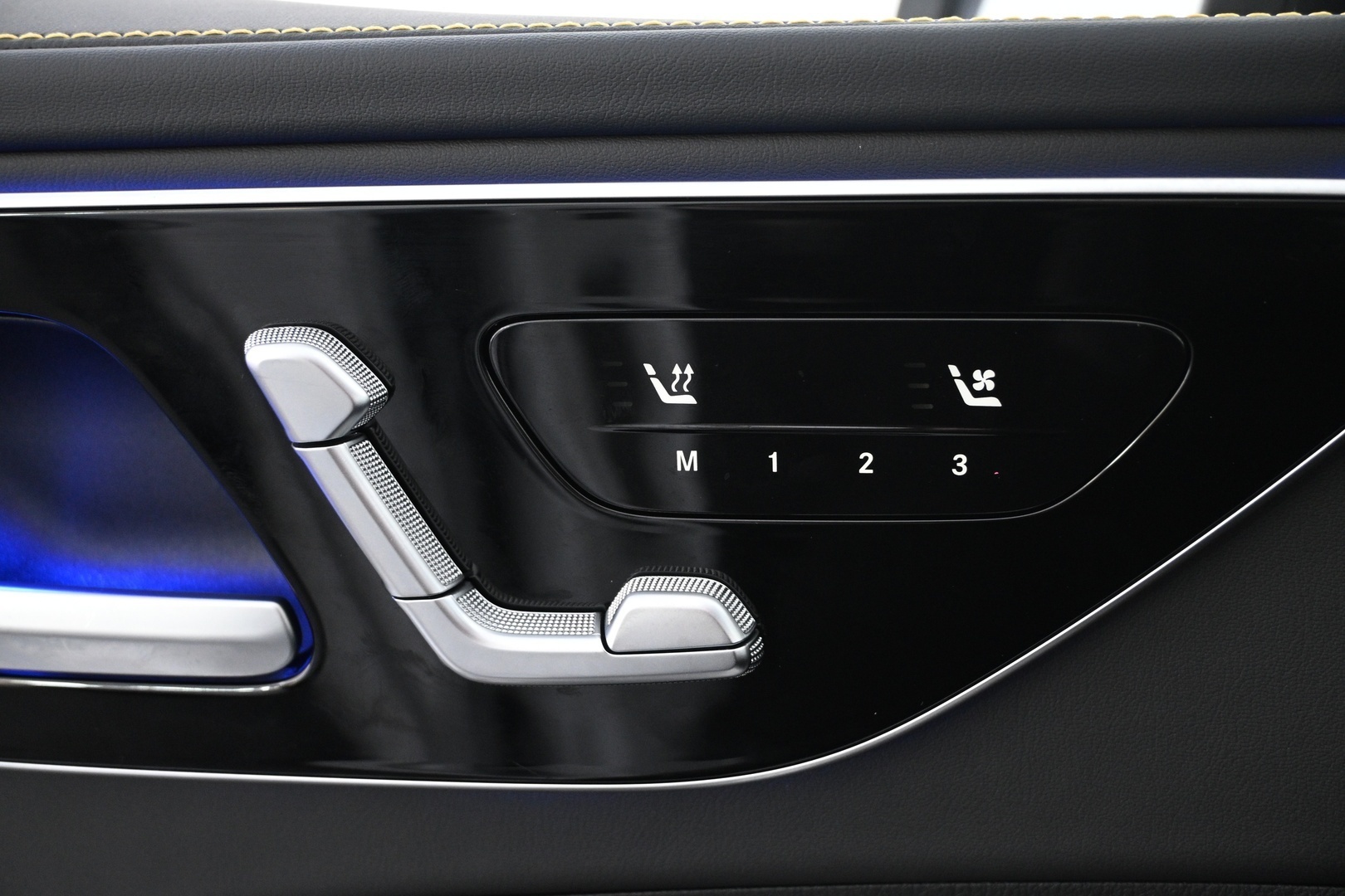 MERCEDES-BENZ C 63 AMG 2024