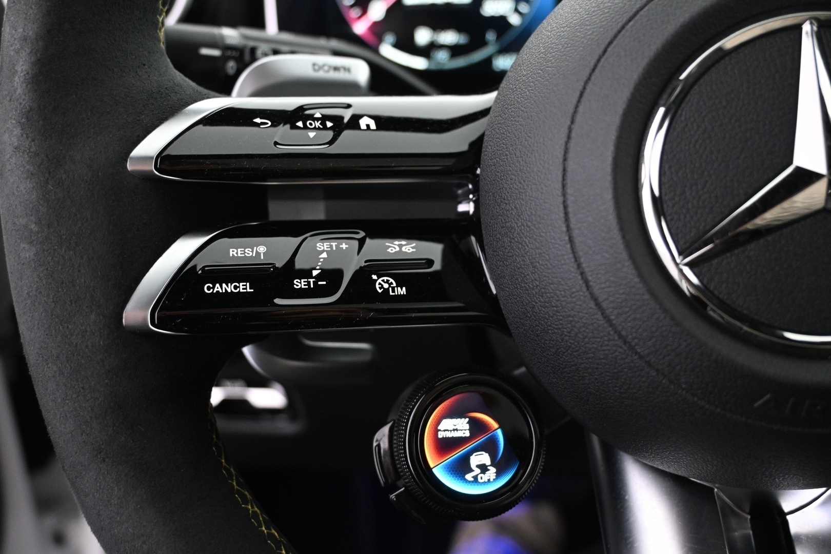 MERCEDES-BENZ C 63 AMG 2024