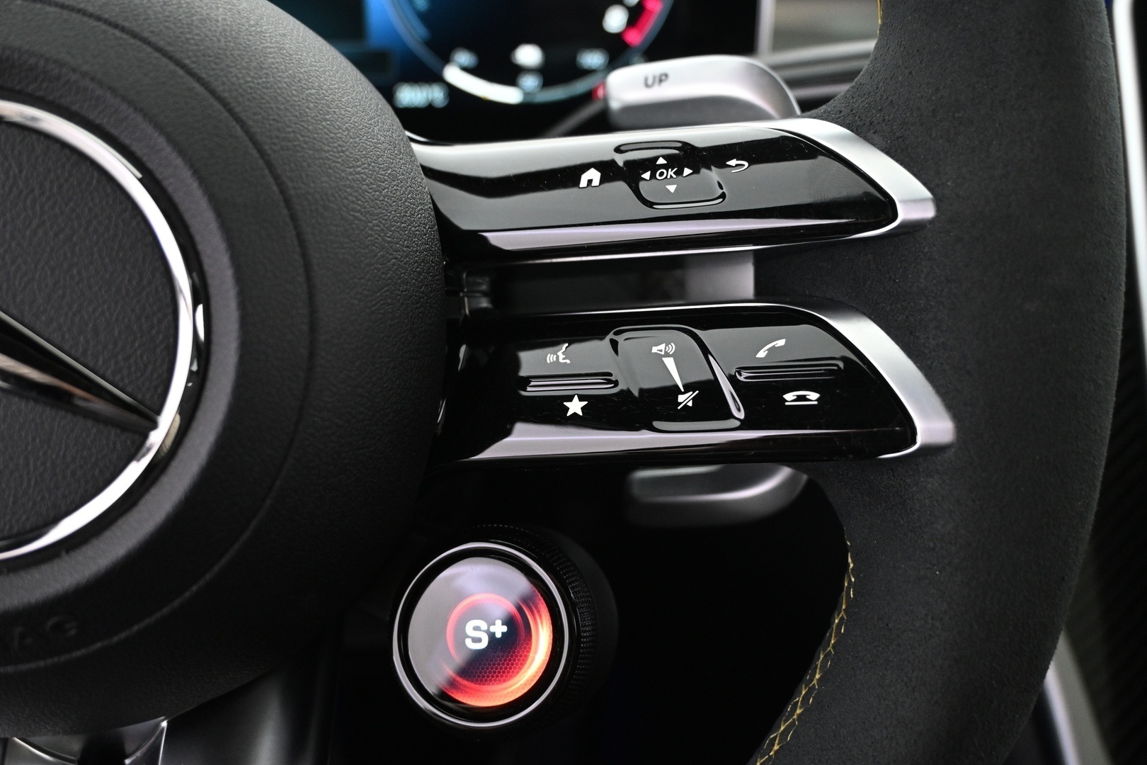 MERCEDES-BENZ C 63 AMG 2024