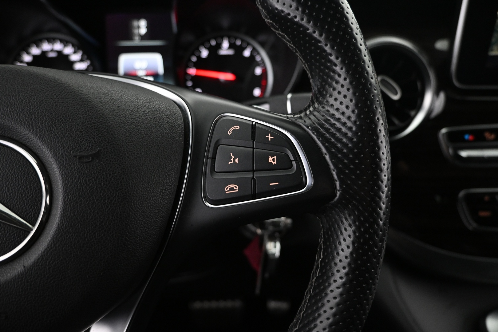 MERCEDES-BENZ V 2020