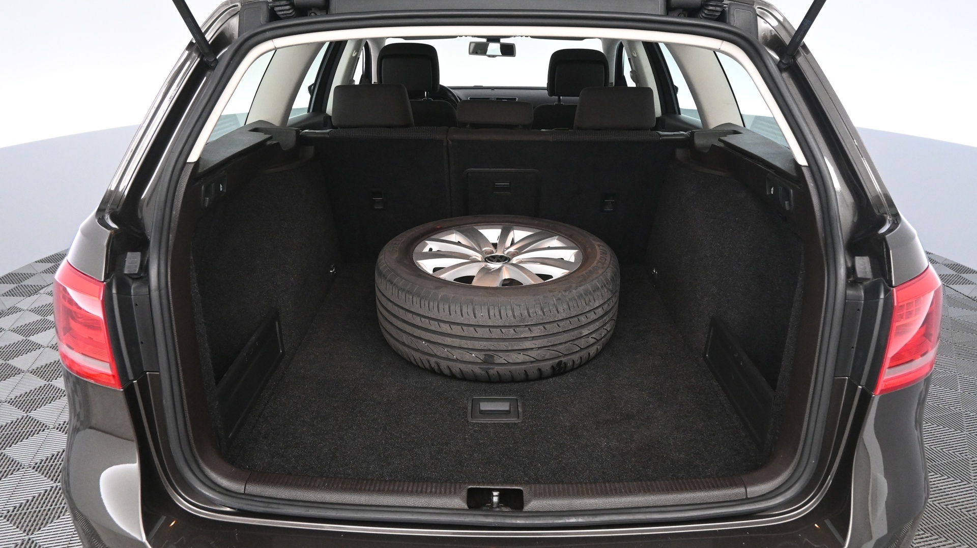 VOLKSWAGEN Passat 2012