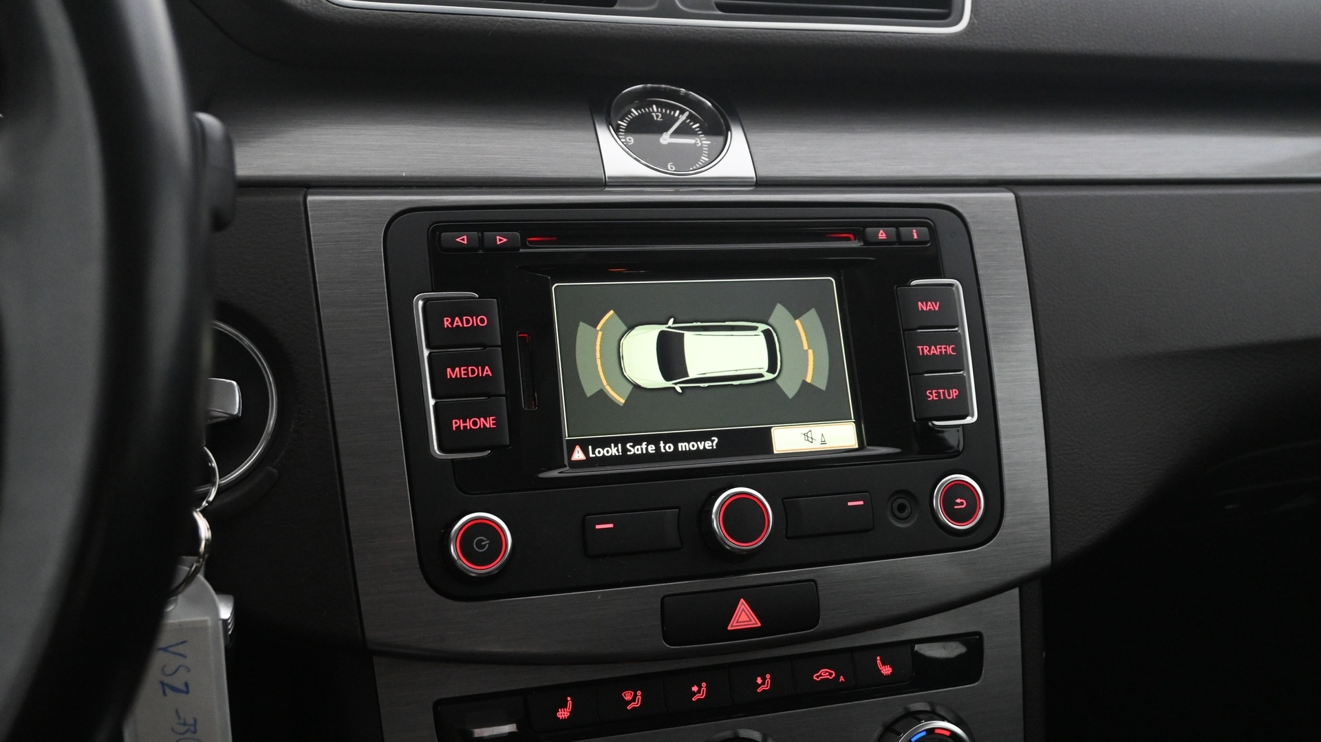 VOLKSWAGEN Passat 2012