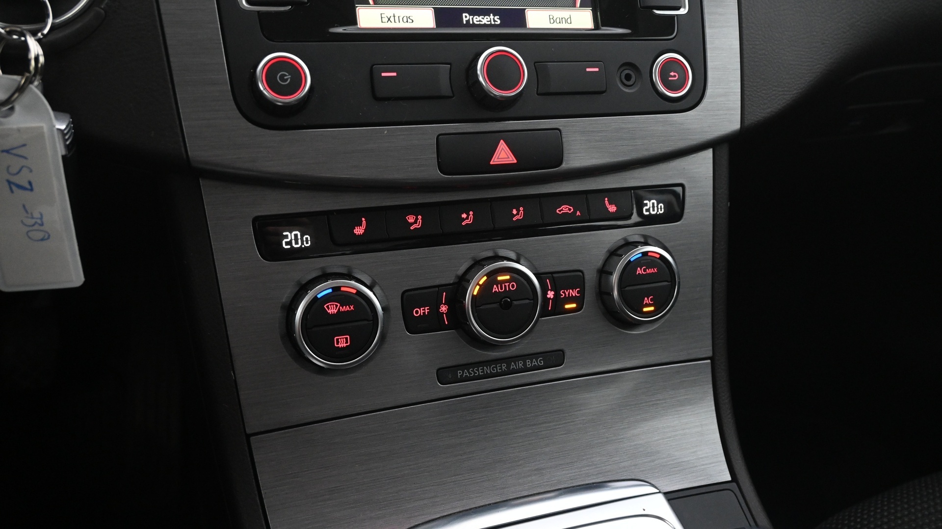 VOLKSWAGEN Passat 2012