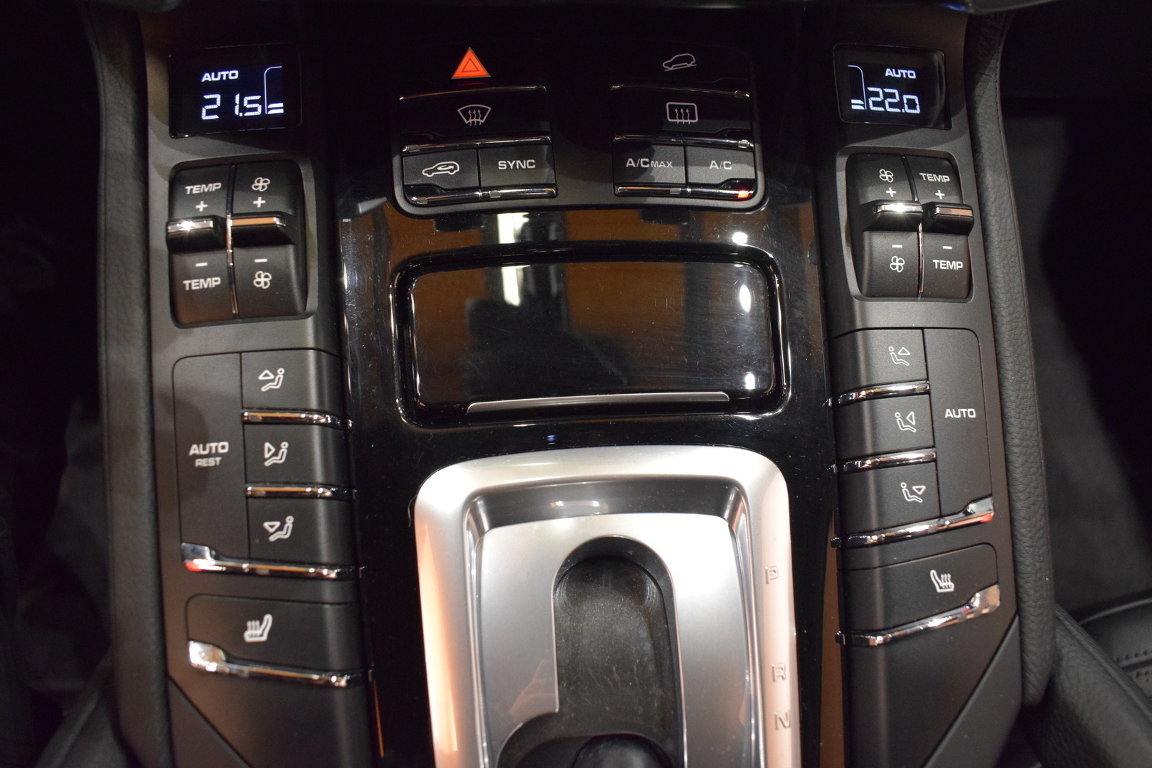 PORSCHE Cayenne 2015