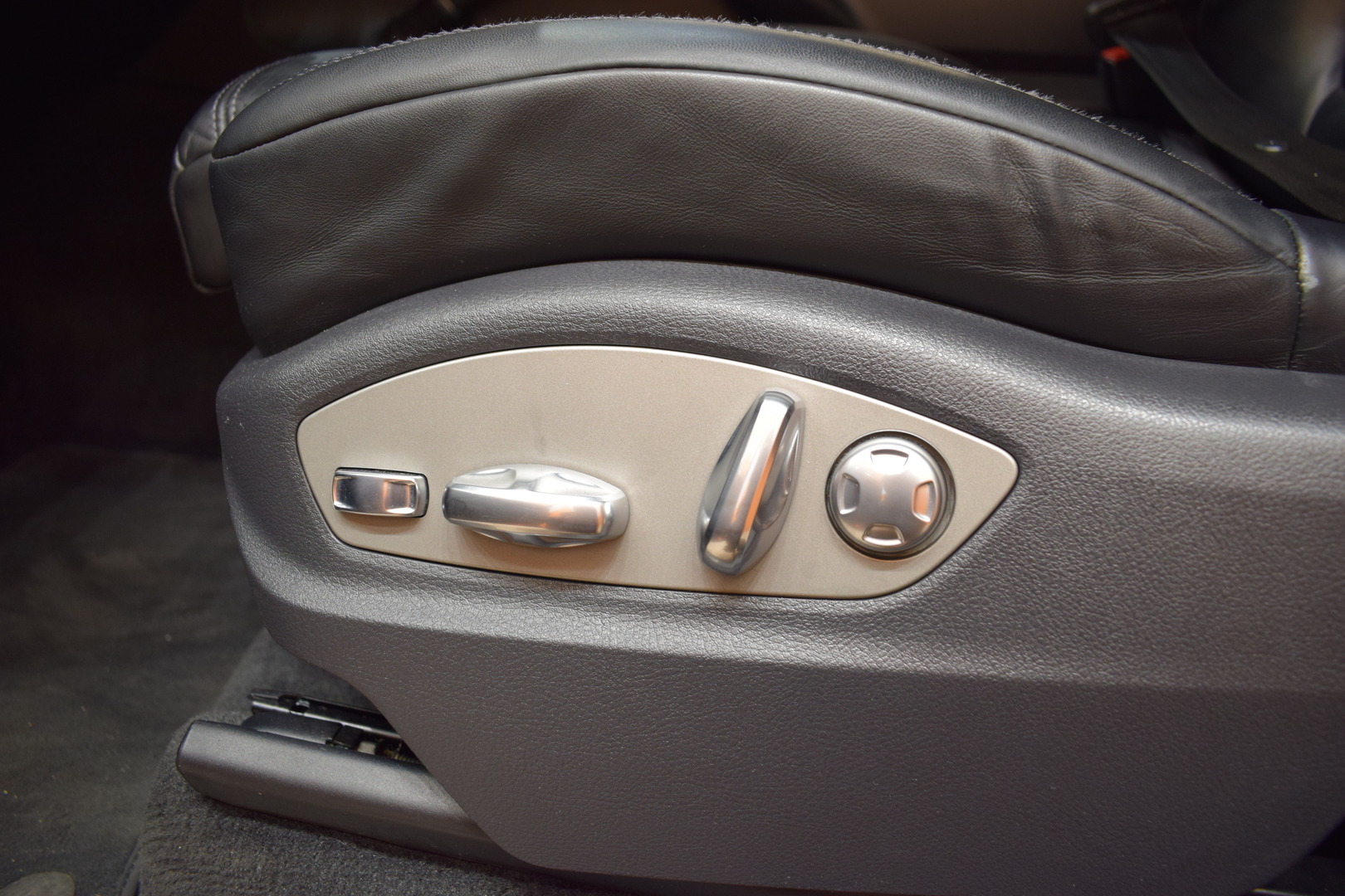 PORSCHE Cayenne 2015