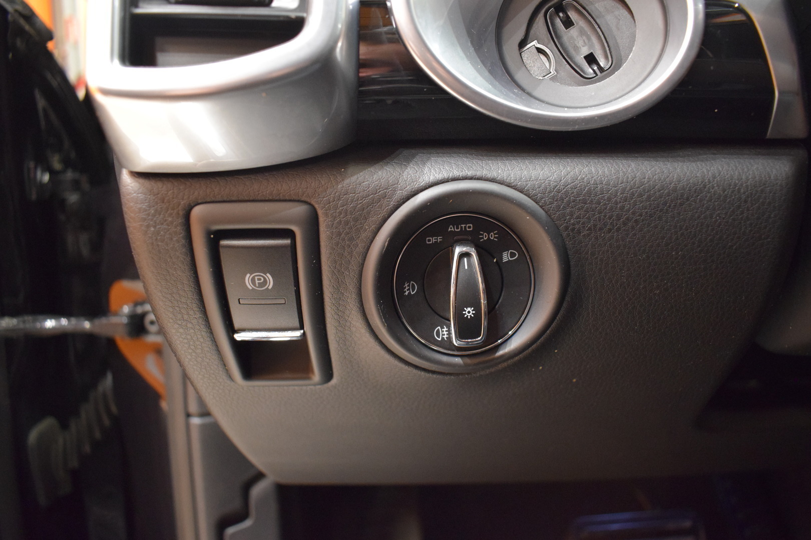 PORSCHE Cayenne 2015