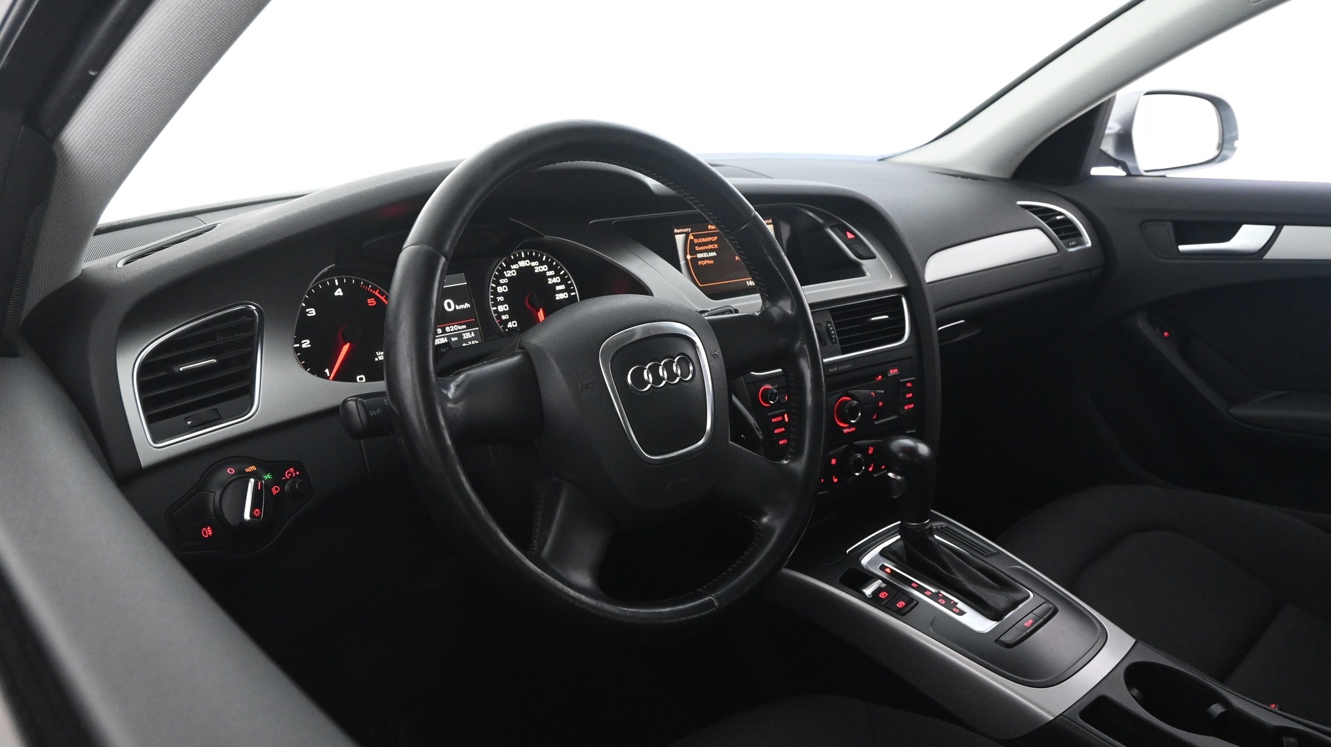 AUDI A4 2011