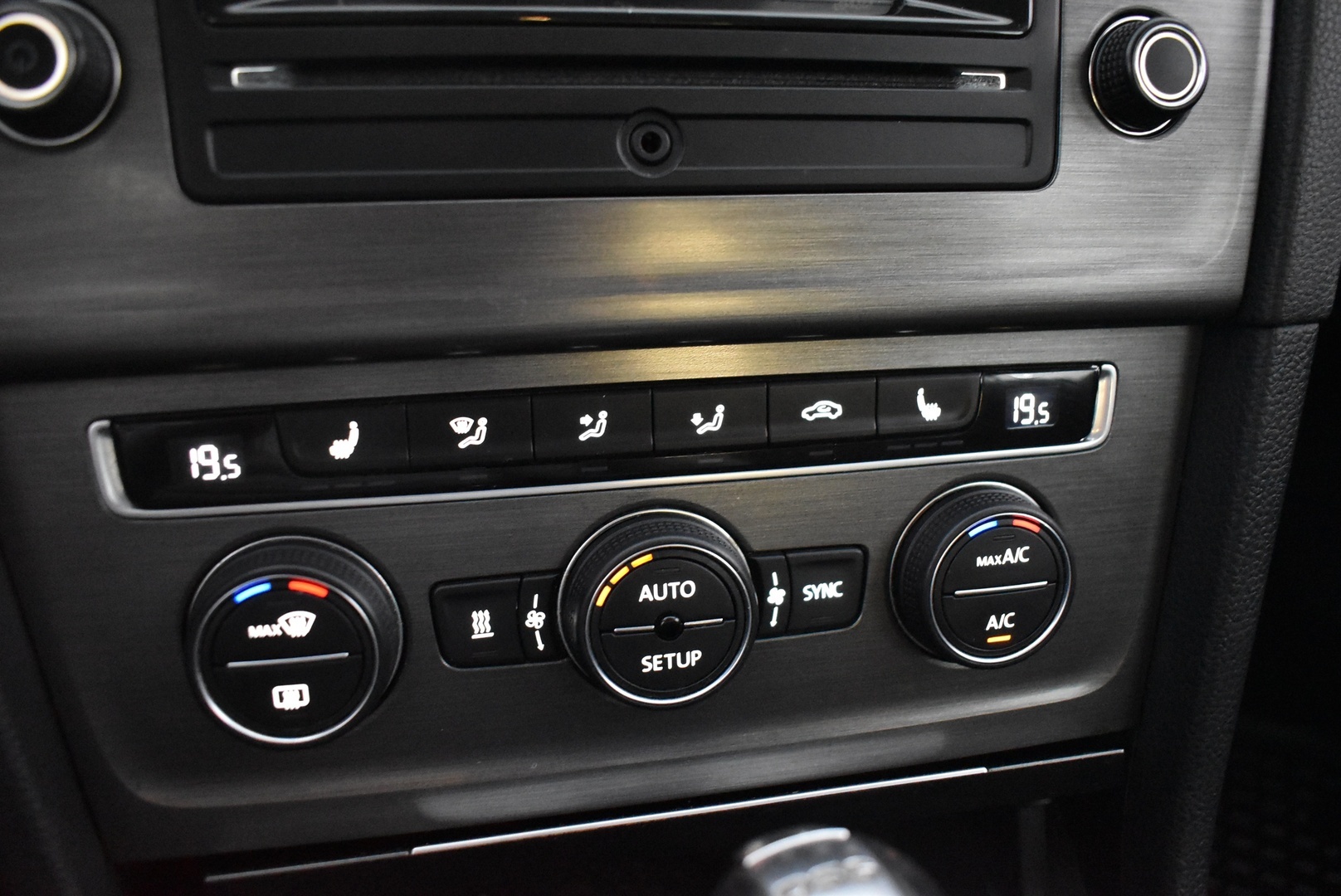 VOLKSWAGEN Golf 2014