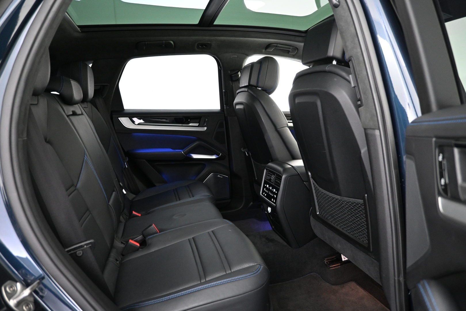 PORSCHE Cayenne 2024