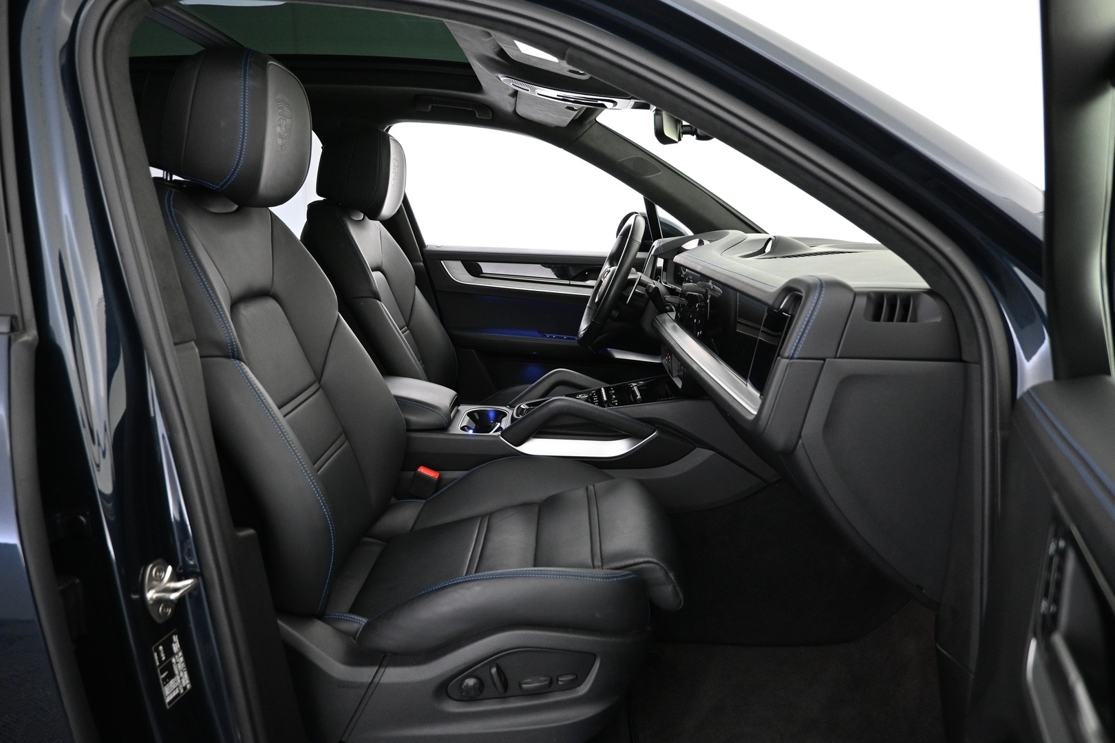 PORSCHE Cayenne 2024