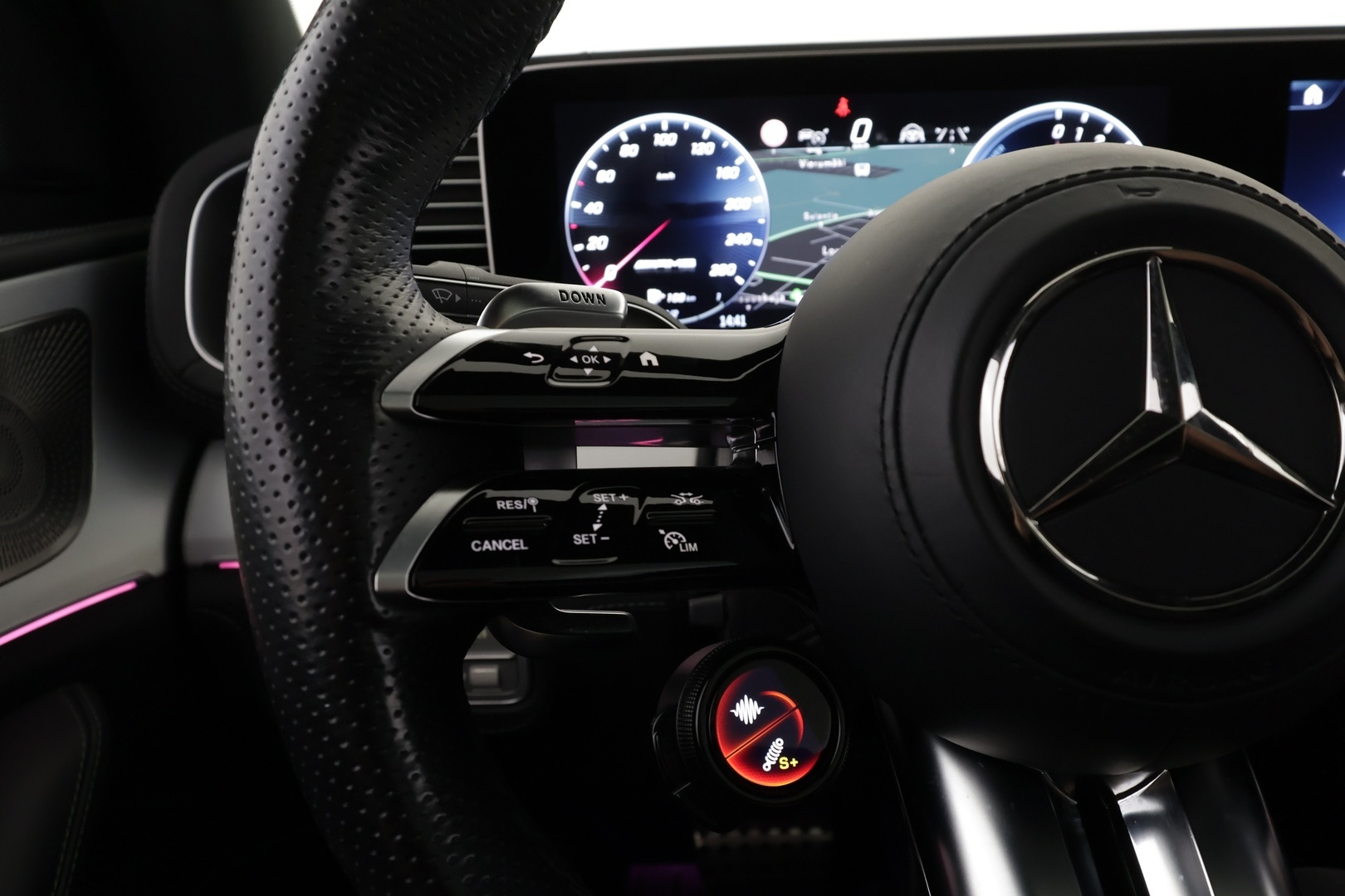 MERCEDES-BENZ GLE 53 AMG 2024