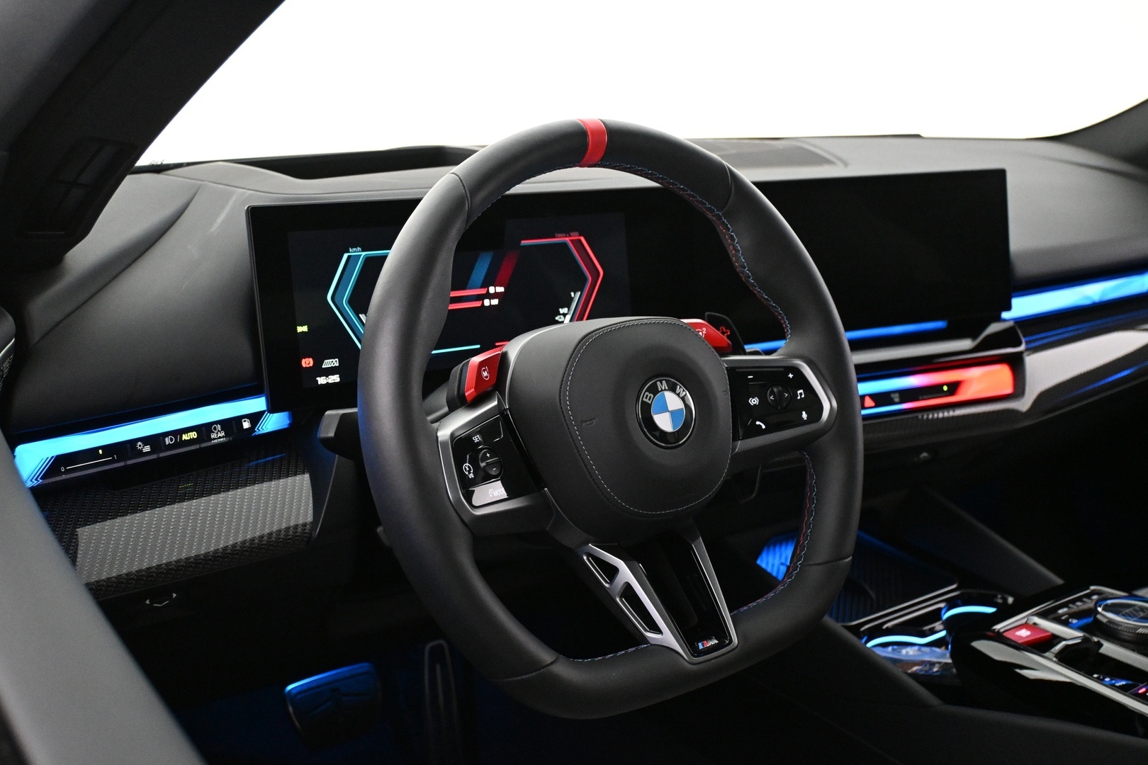 BMW M5 2025