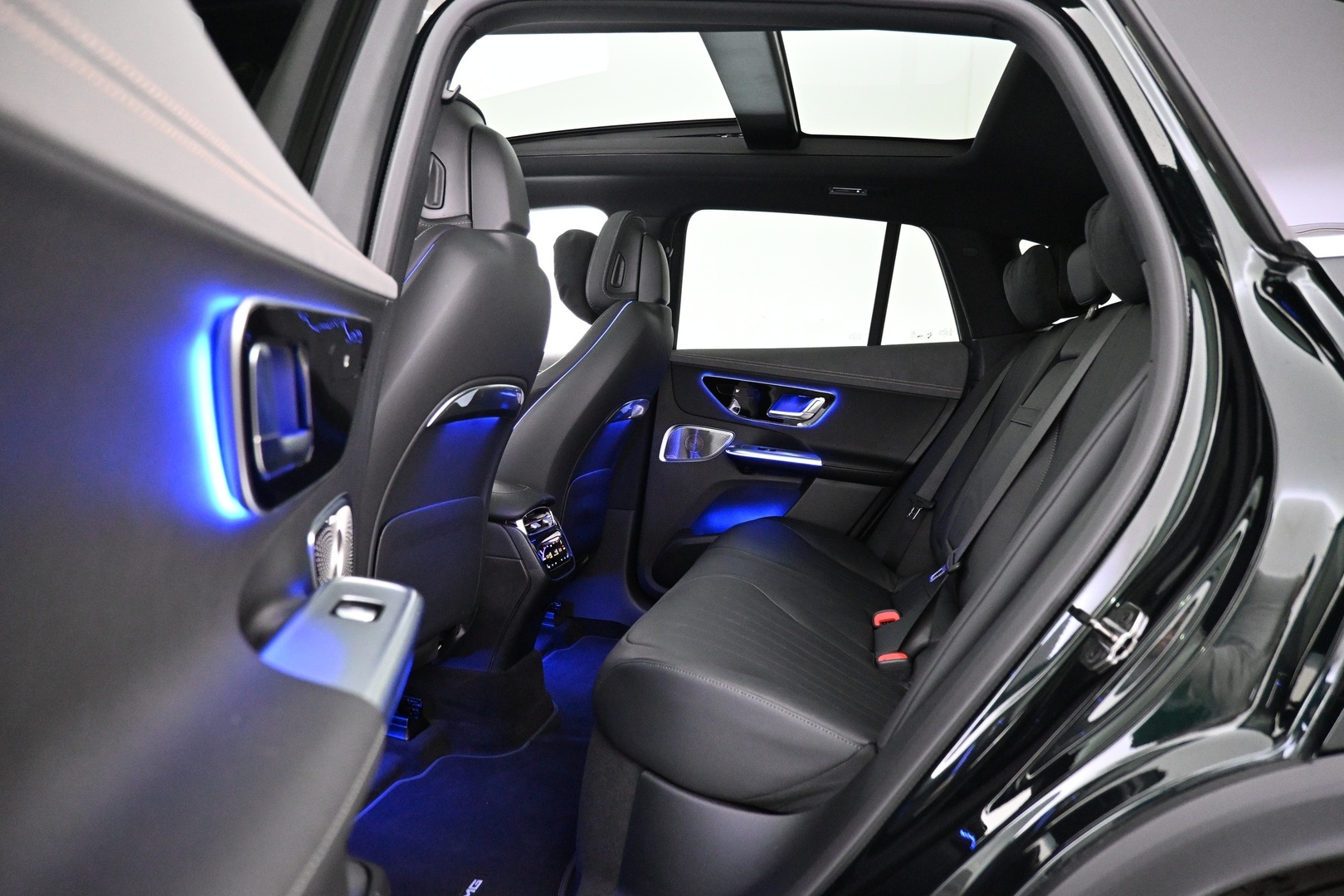 MERCEDES-BENZ EQE SUV 2025