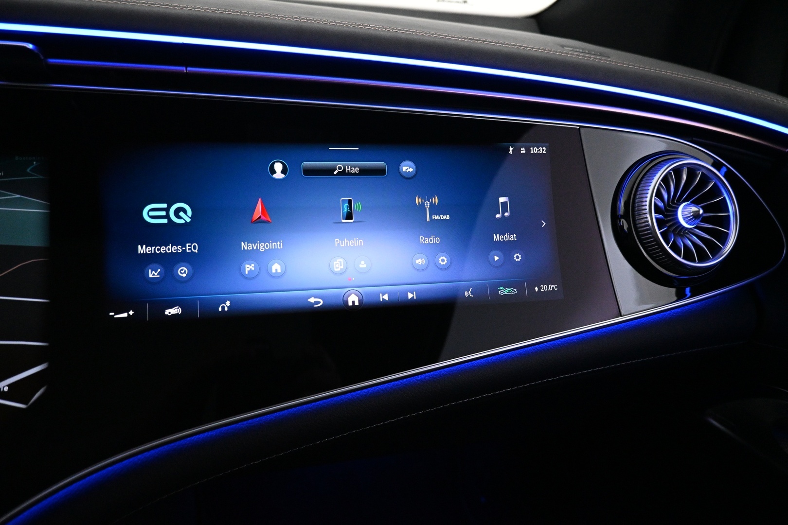 MERCEDES-BENZ EQE SUV 2025