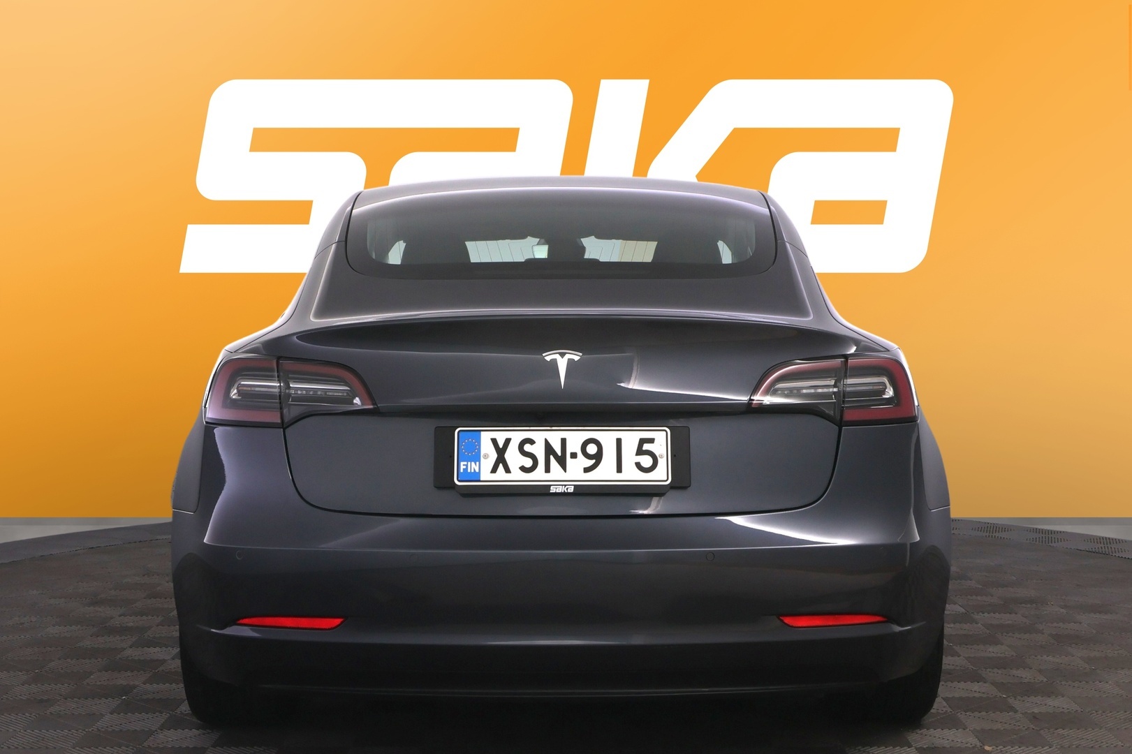 TESLA Model 3 2020
