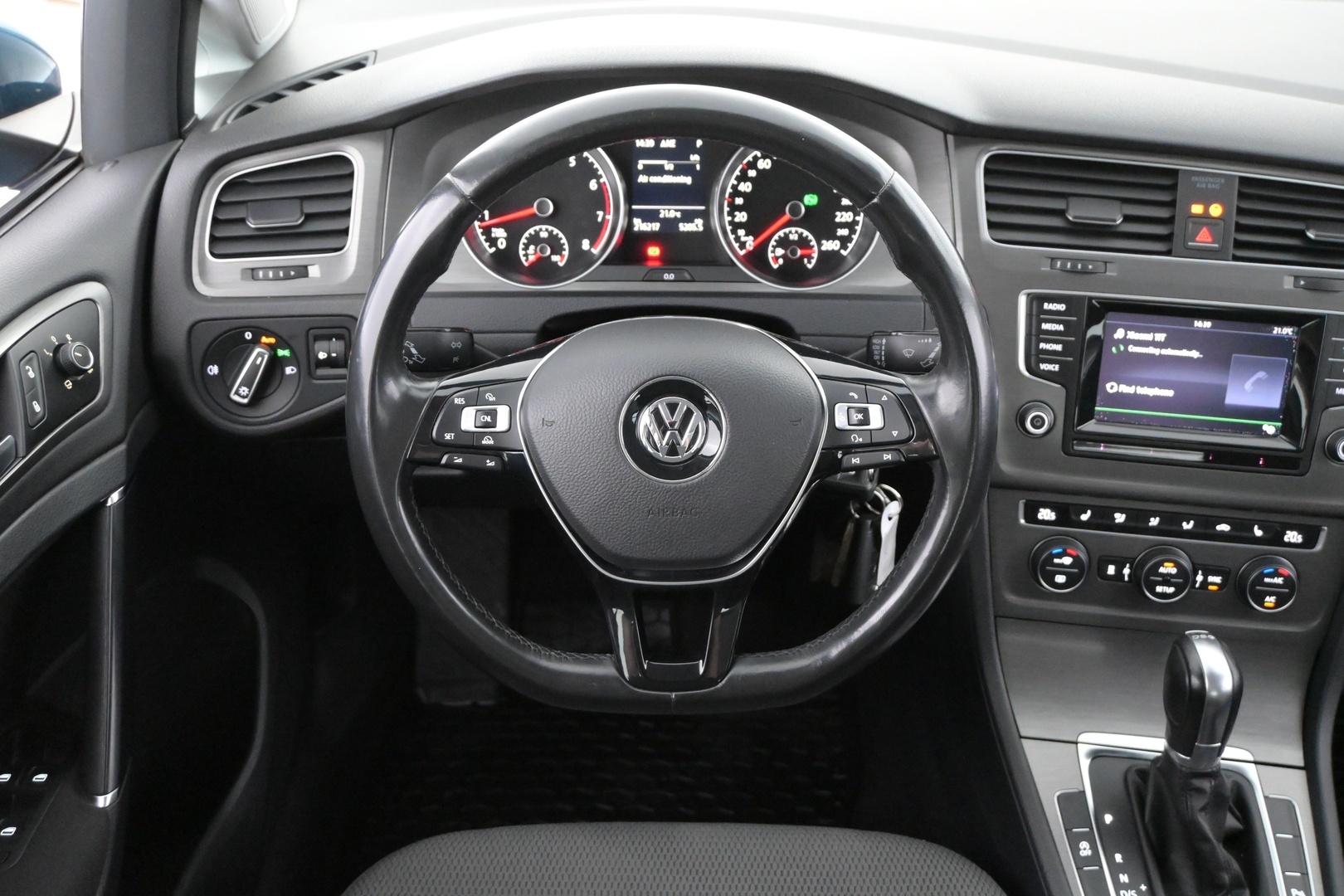 VOLKSWAGEN Golf 2013