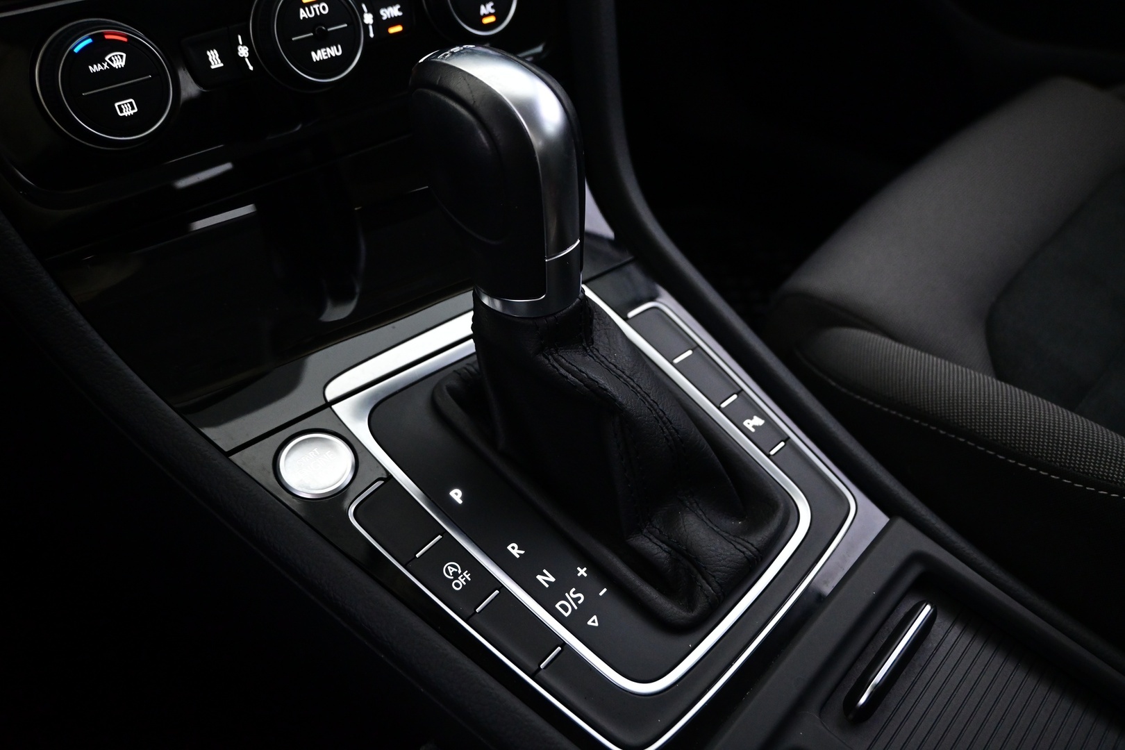 VOLKSWAGEN Golf 2019