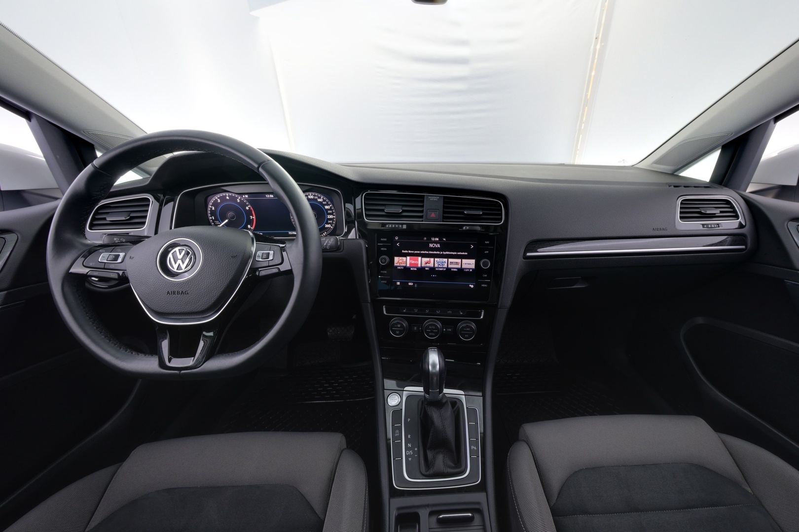 VOLKSWAGEN Golf 2019