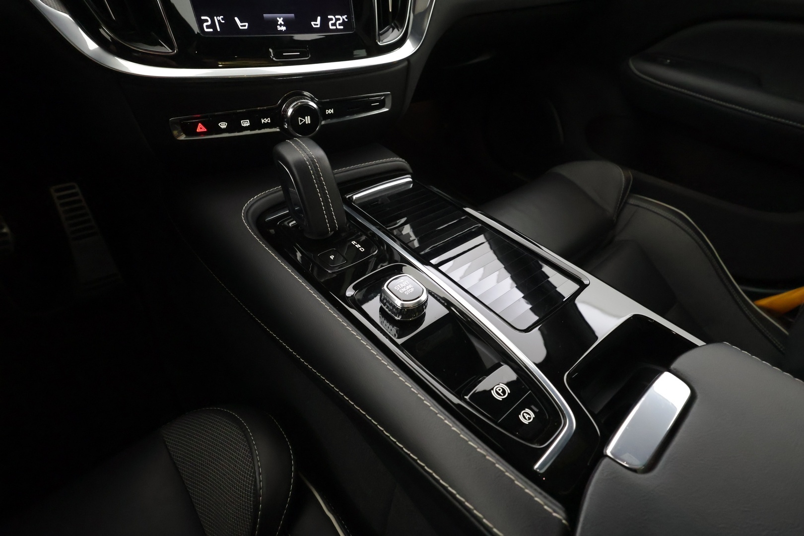 VOLVO S60 2022