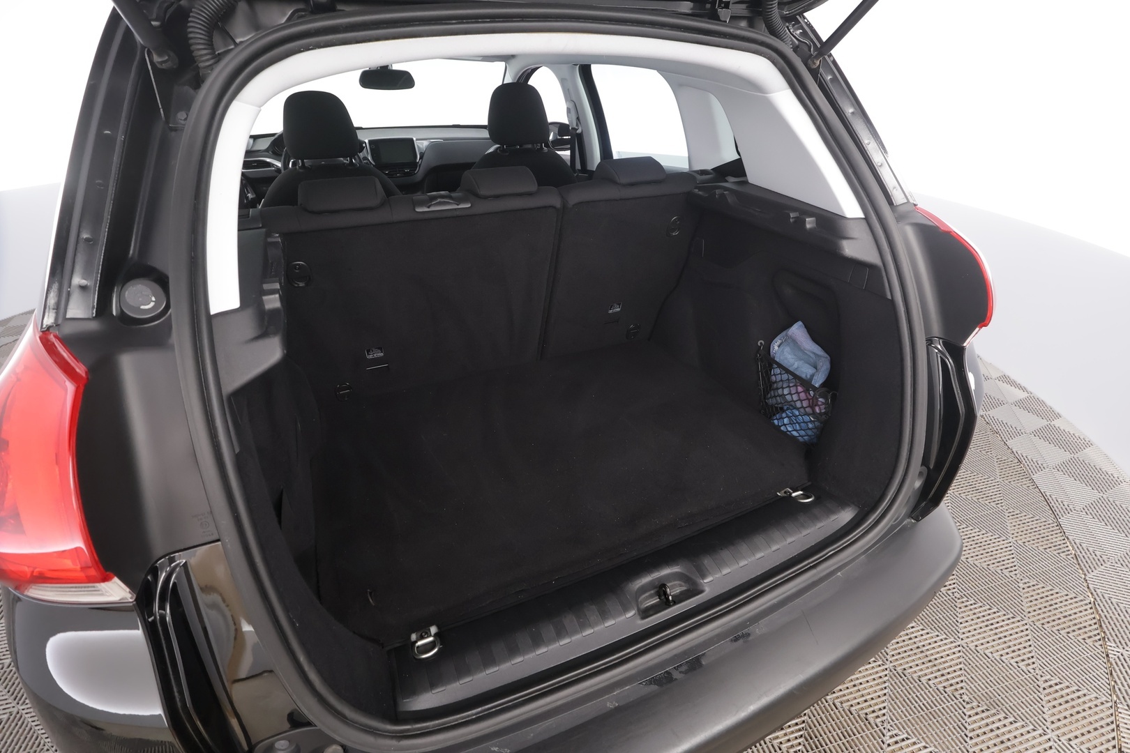 PEUGEOT 2008 2016