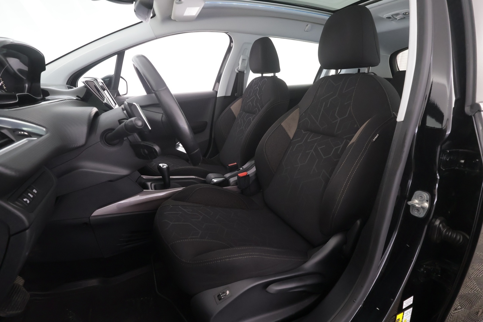 PEUGEOT 2008 2016
