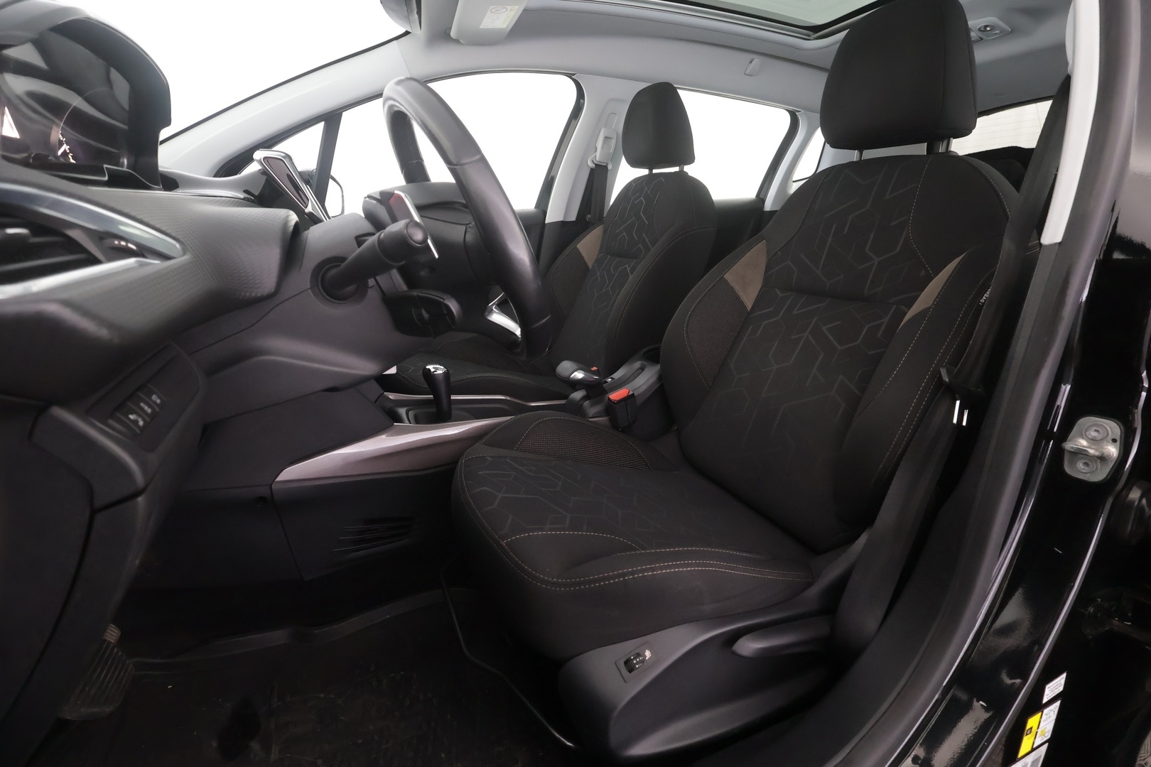 PEUGEOT 2008 2016