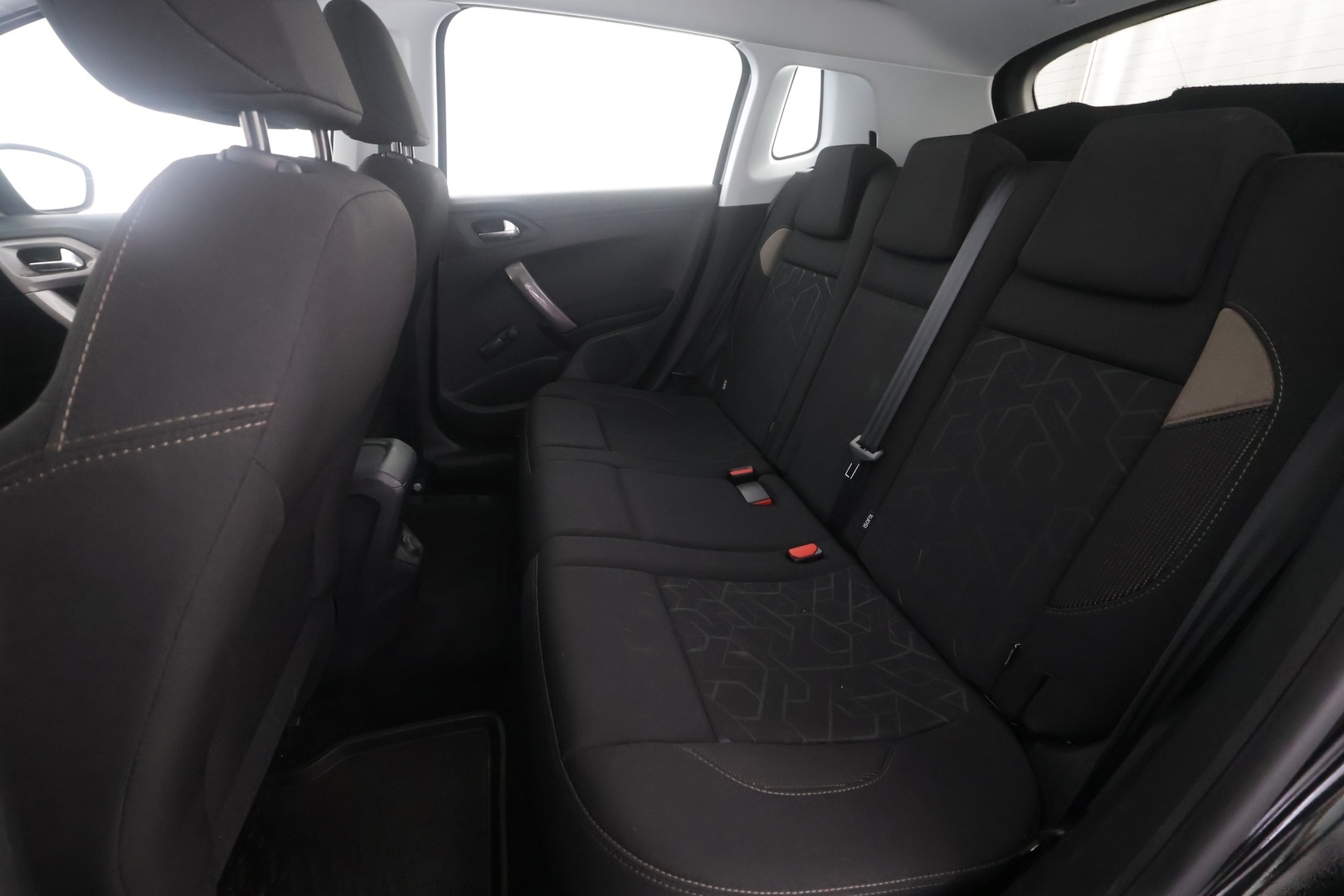PEUGEOT 2008 2016