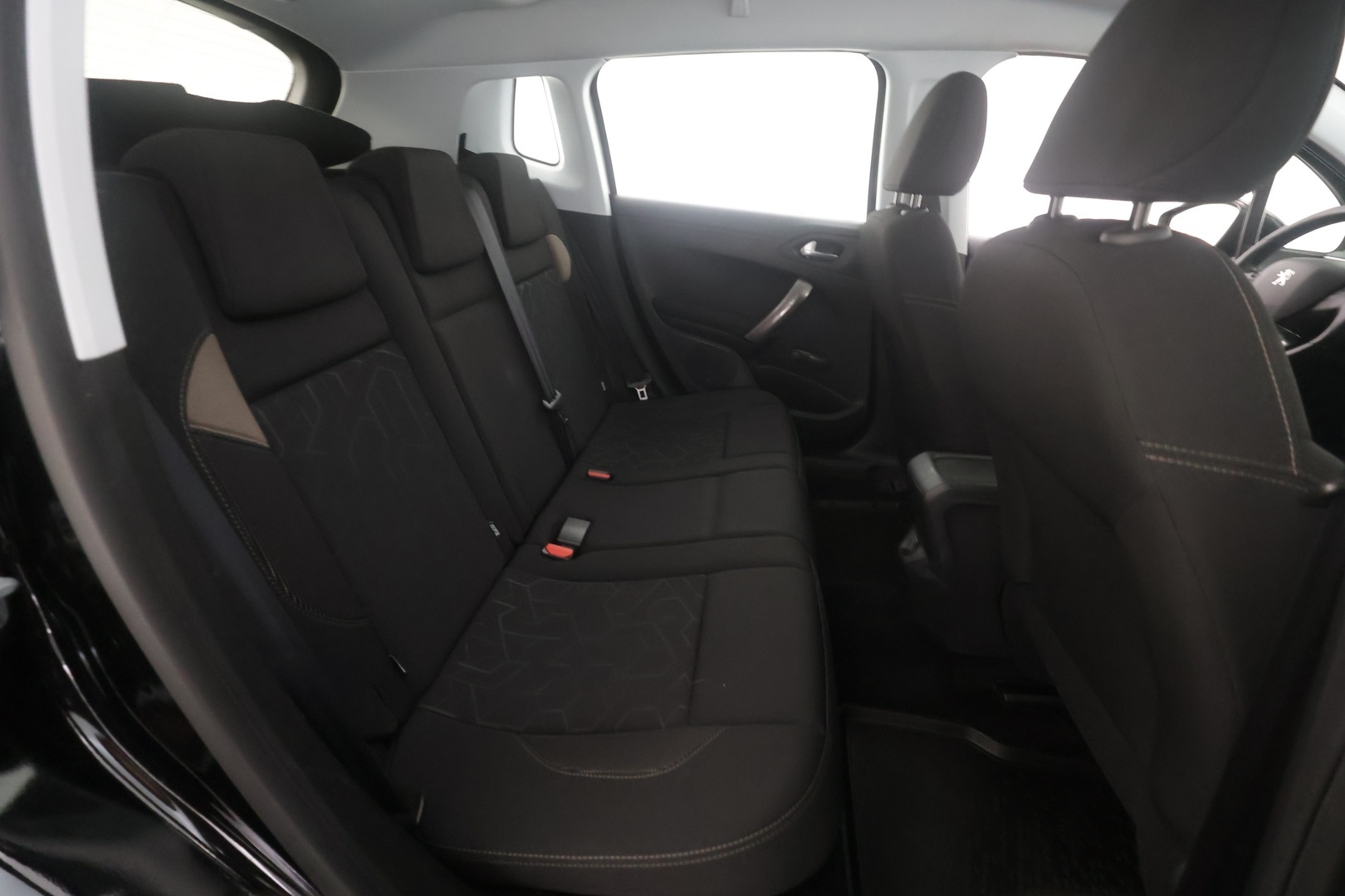 PEUGEOT 2008 2016