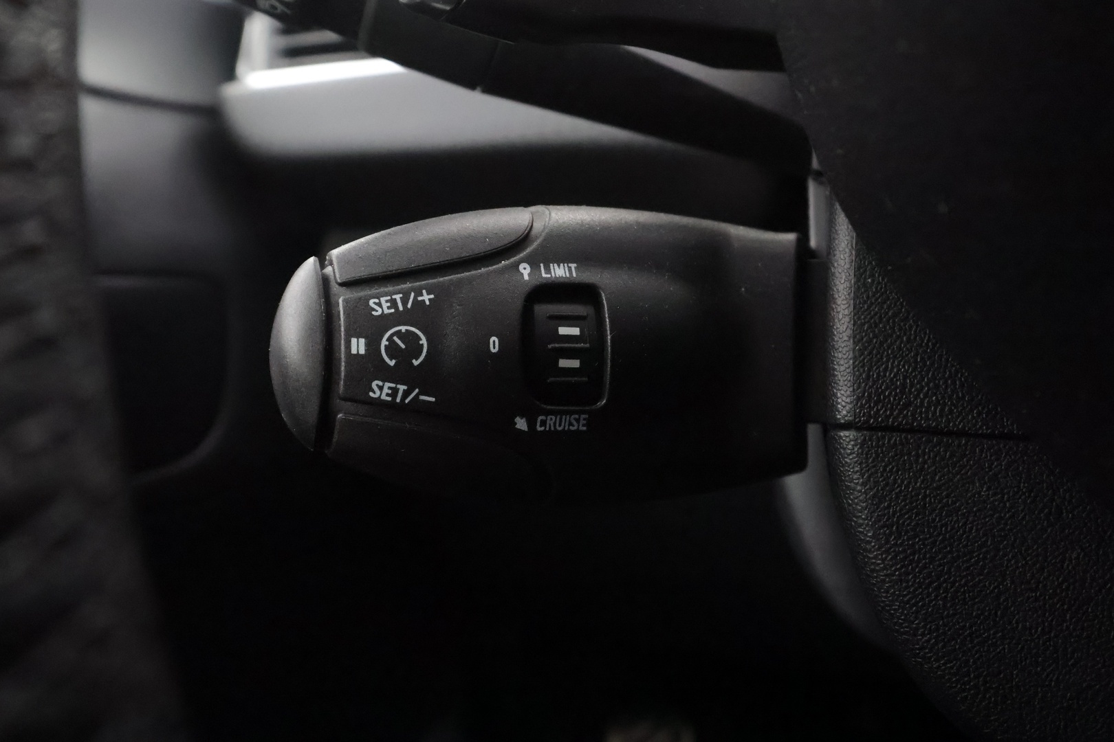 PEUGEOT 2008 2016