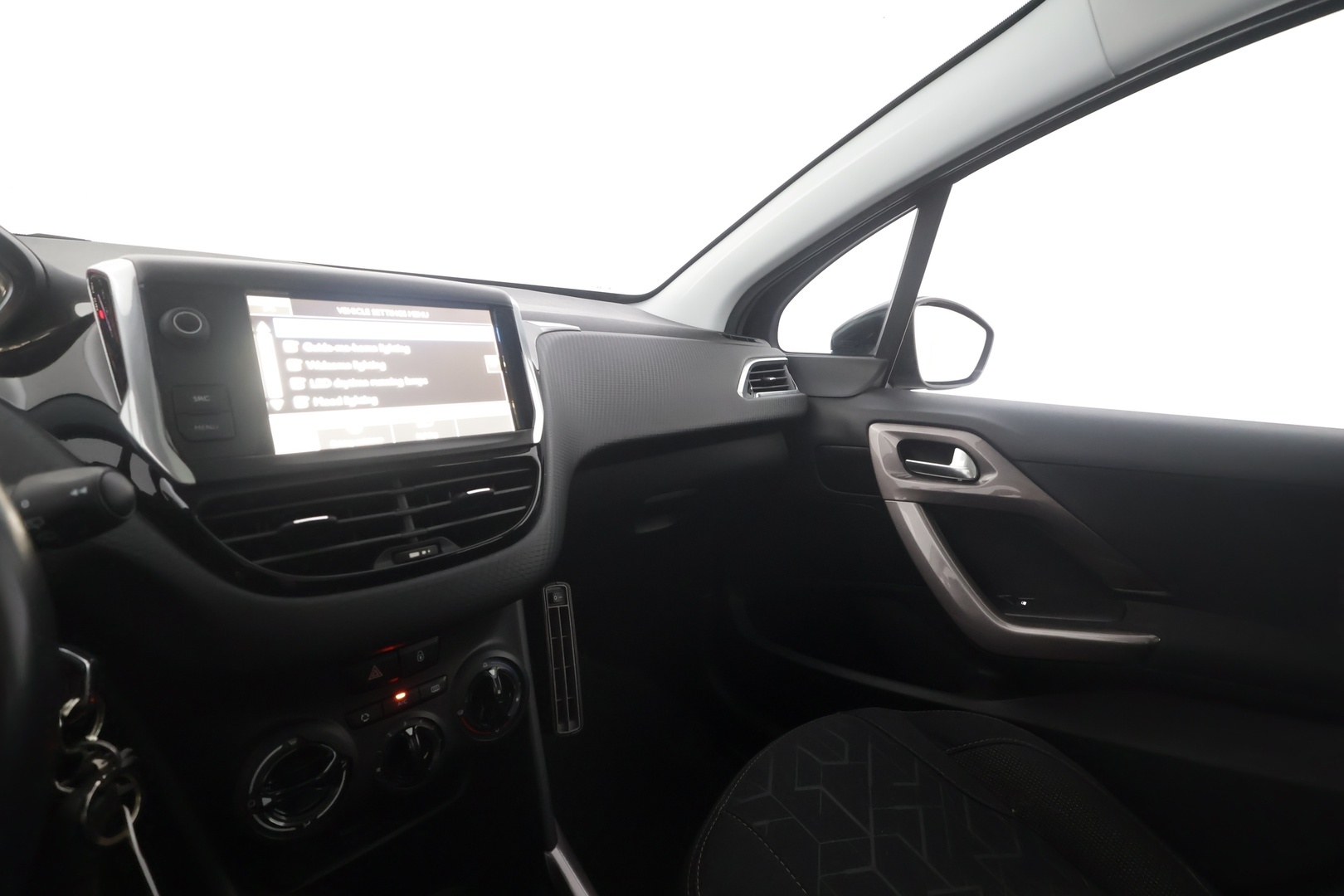 PEUGEOT 2008 2016