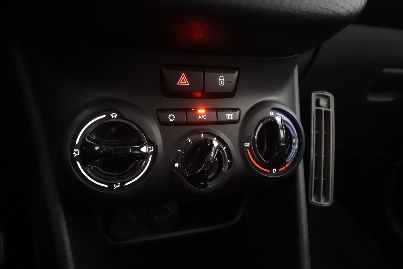 PEUGEOT 2008 2016