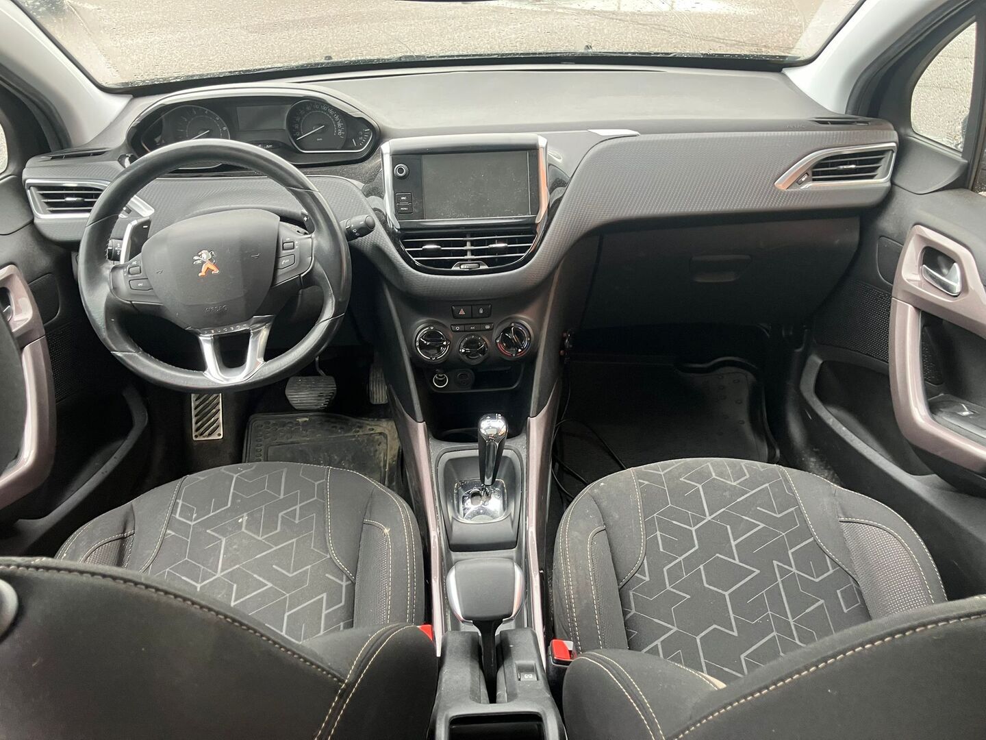 PEUGEOT 2008 2016
