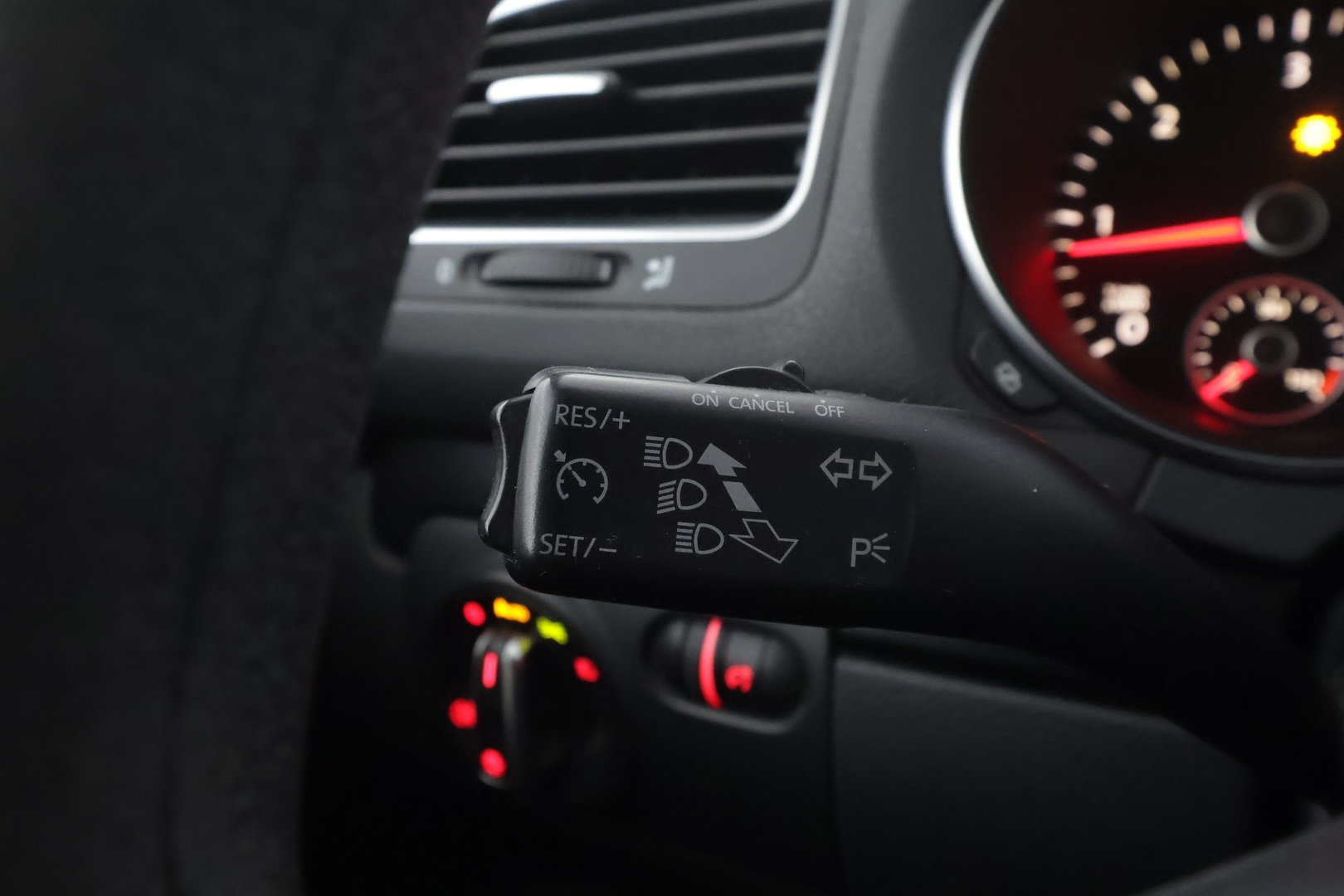 VOLKSWAGEN Golf 2010