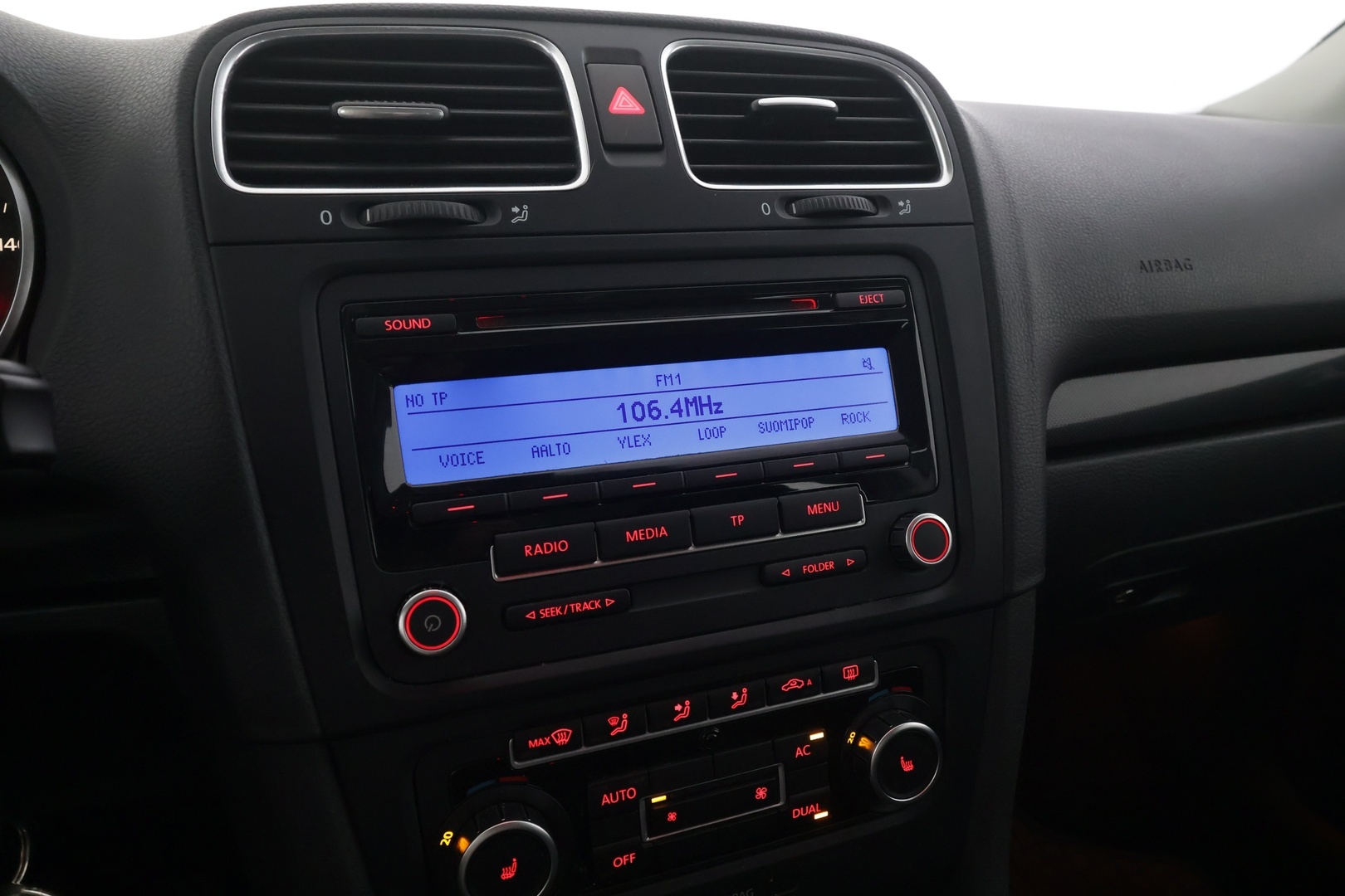 VOLKSWAGEN Golf 2010