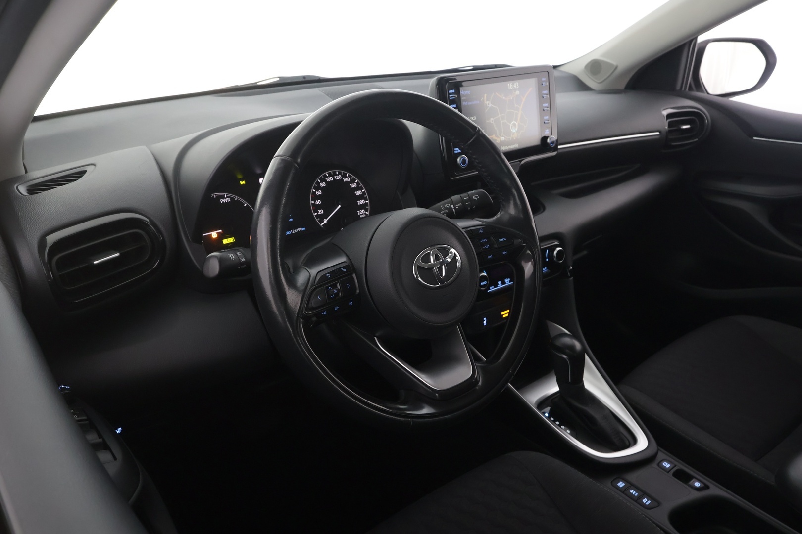 TOYOTA Yaris 2021