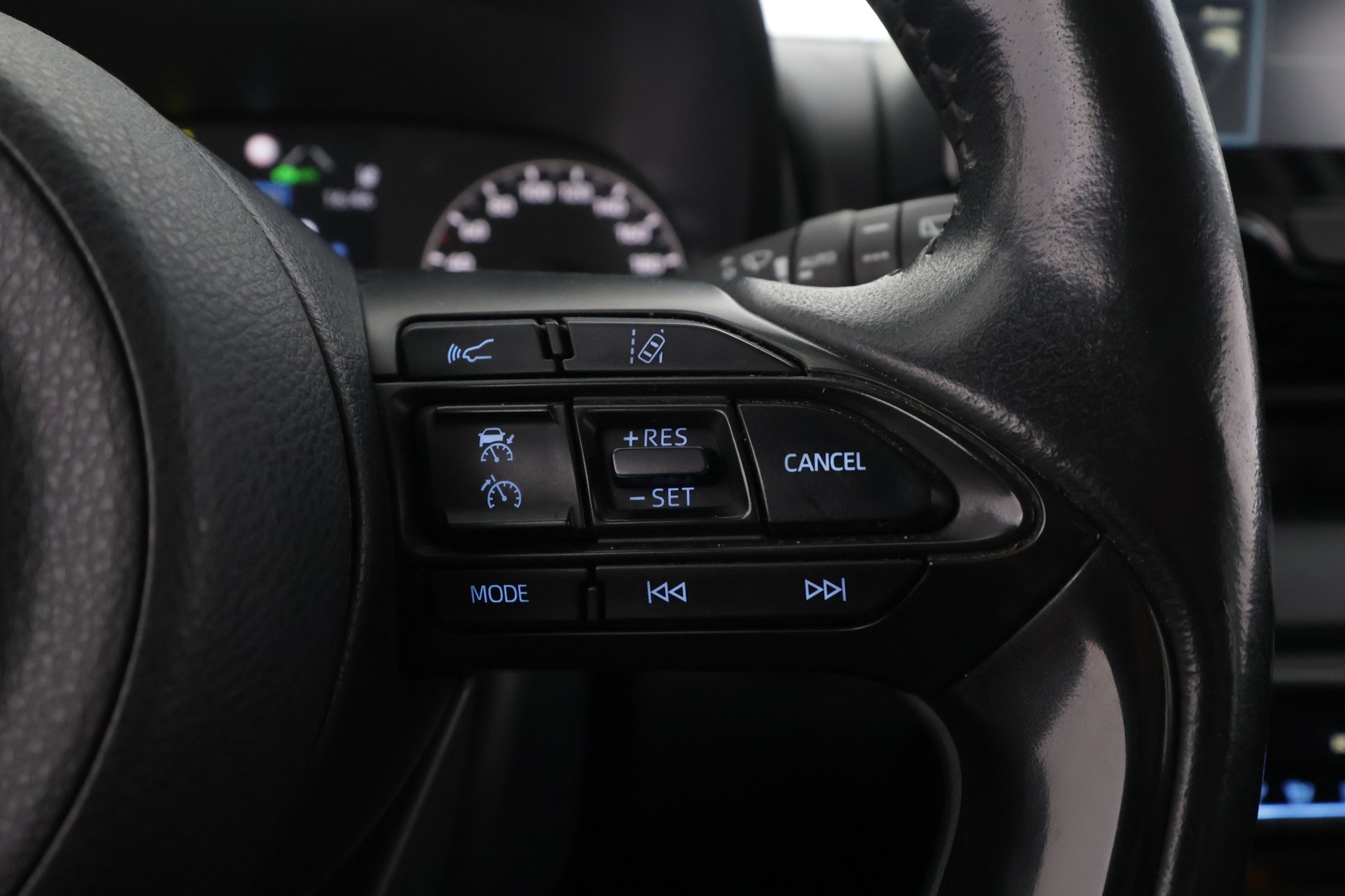TOYOTA Yaris 2021