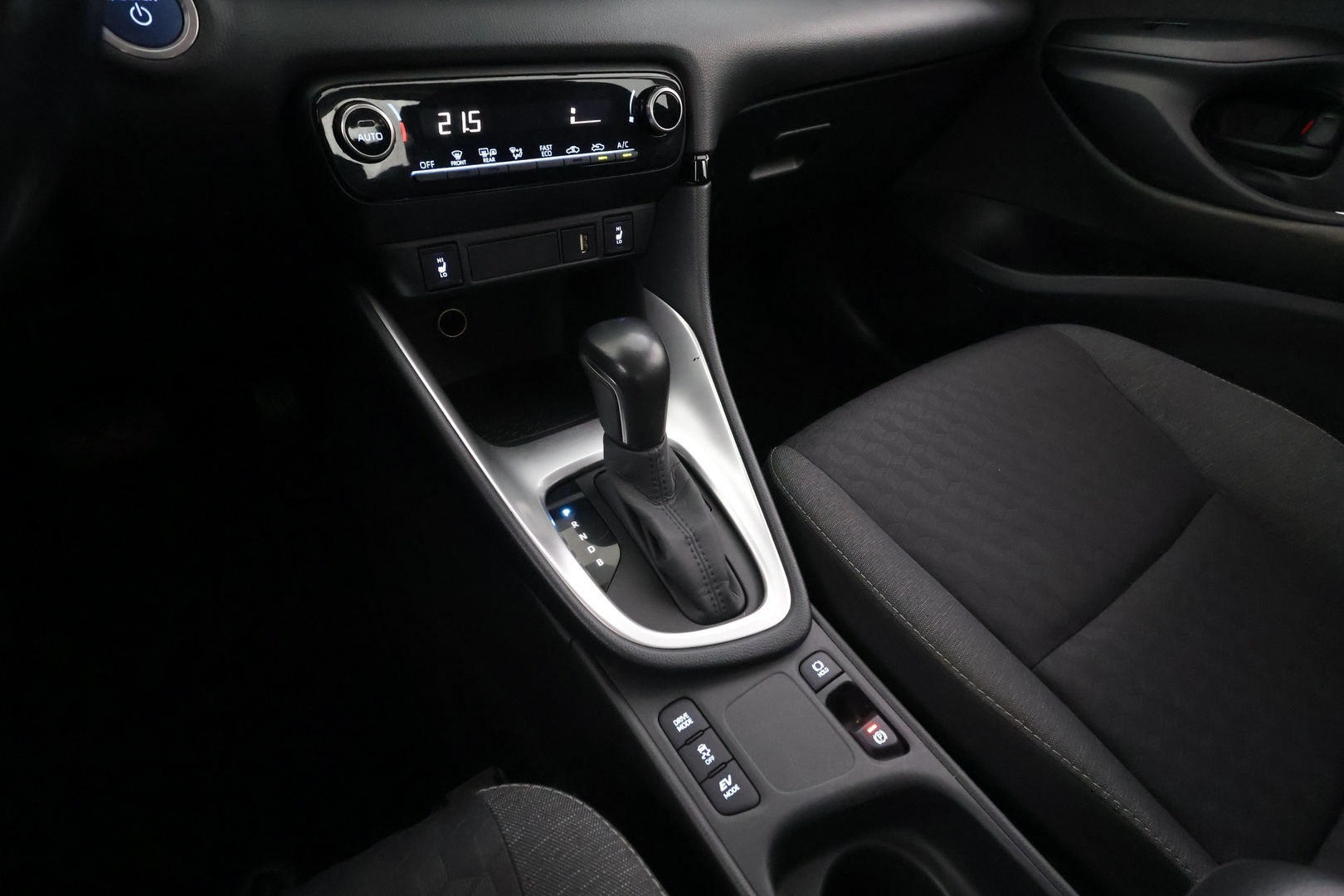 TOYOTA Yaris 2021