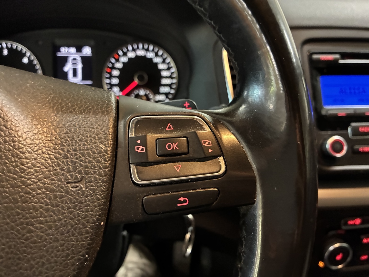 VOLKSWAGEN Sharan 2011