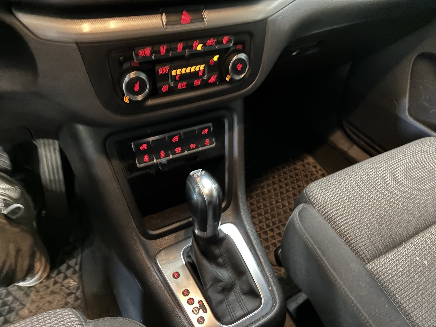 VOLKSWAGEN Sharan 2011