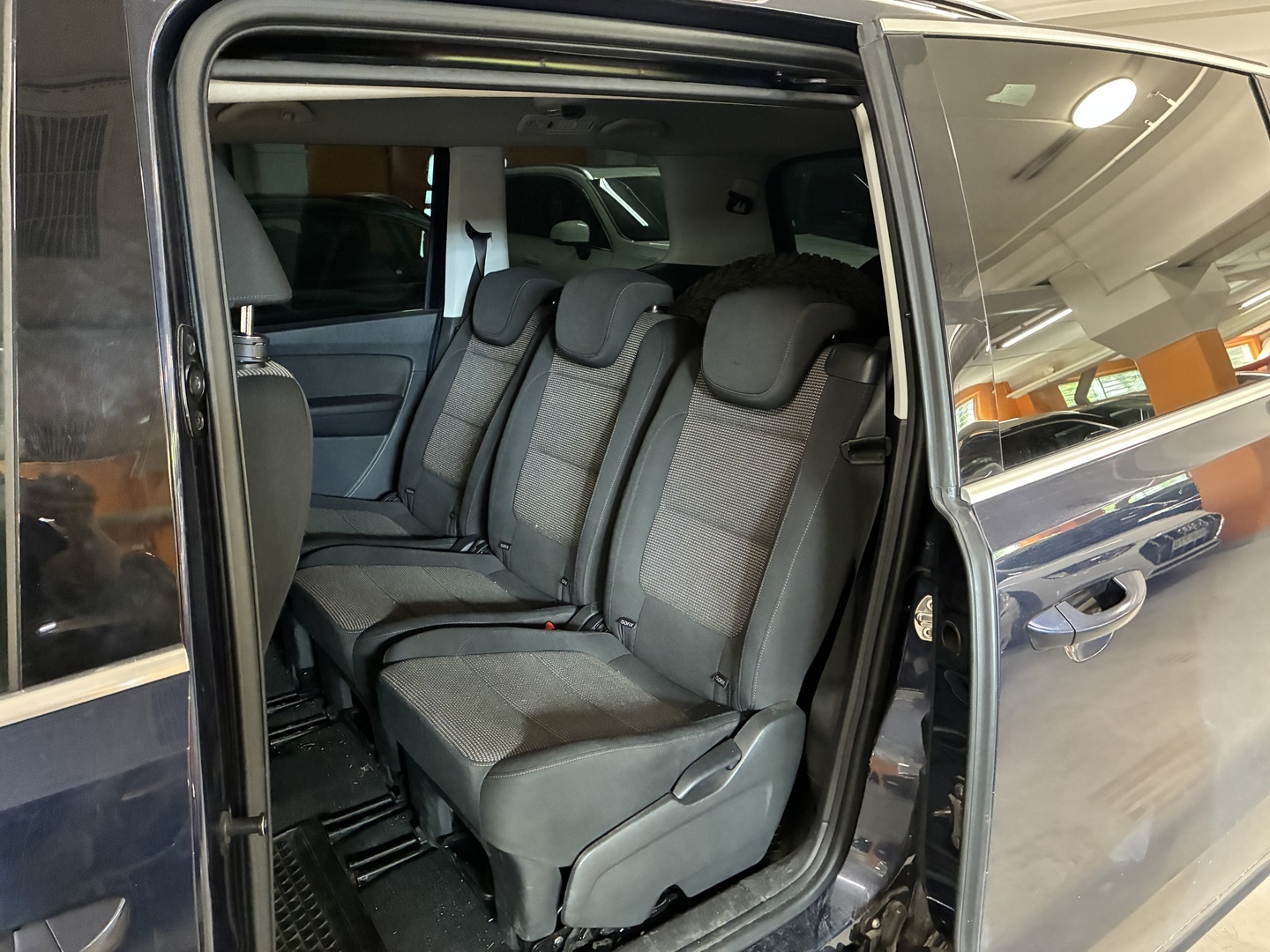 VOLKSWAGEN Sharan 2011