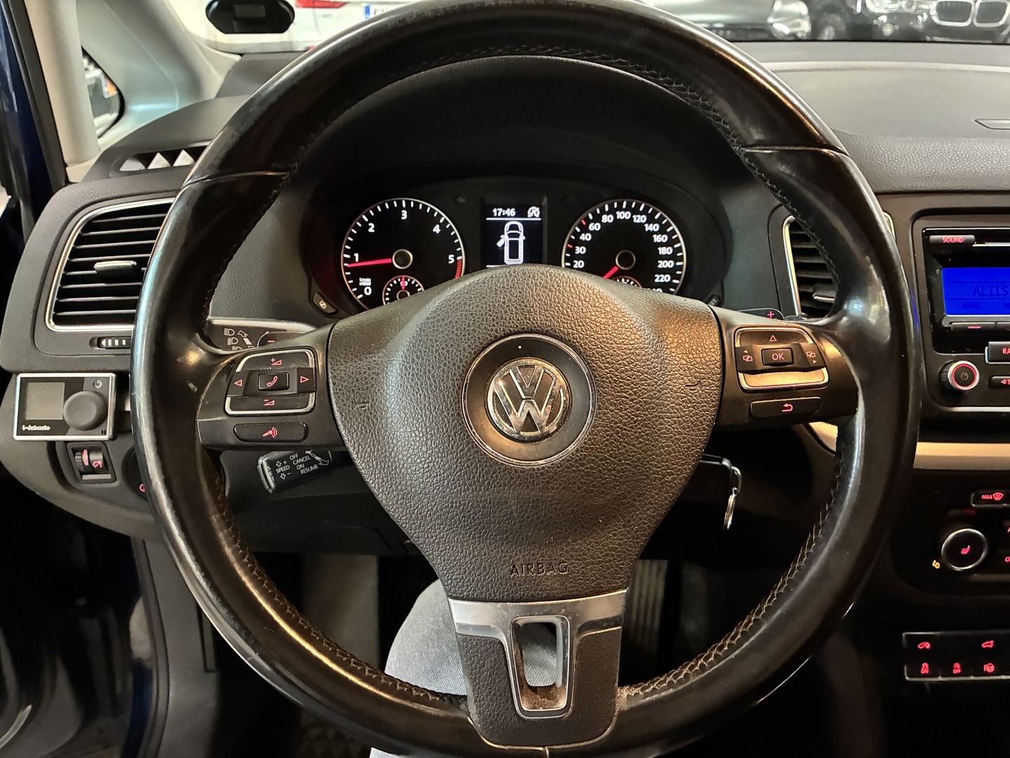 VOLKSWAGEN Sharan 2011