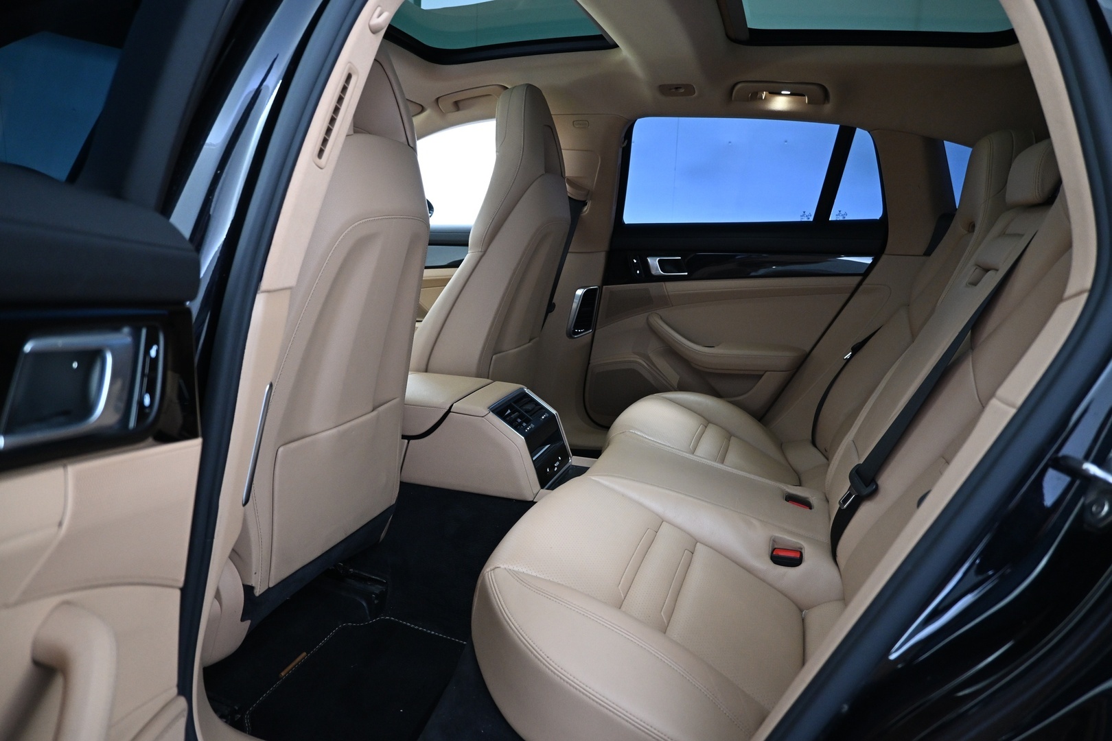 PORSCHE Panamera 2018