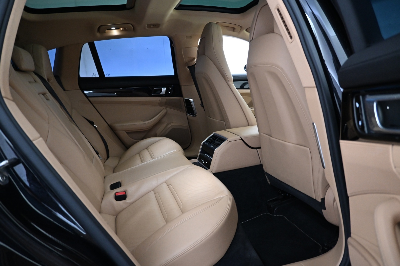 PORSCHE Panamera 2018