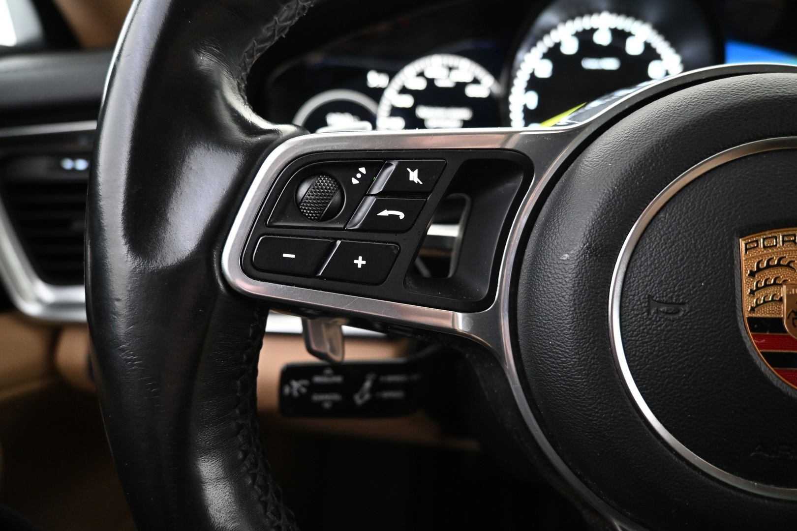 PORSCHE Panamera 2018