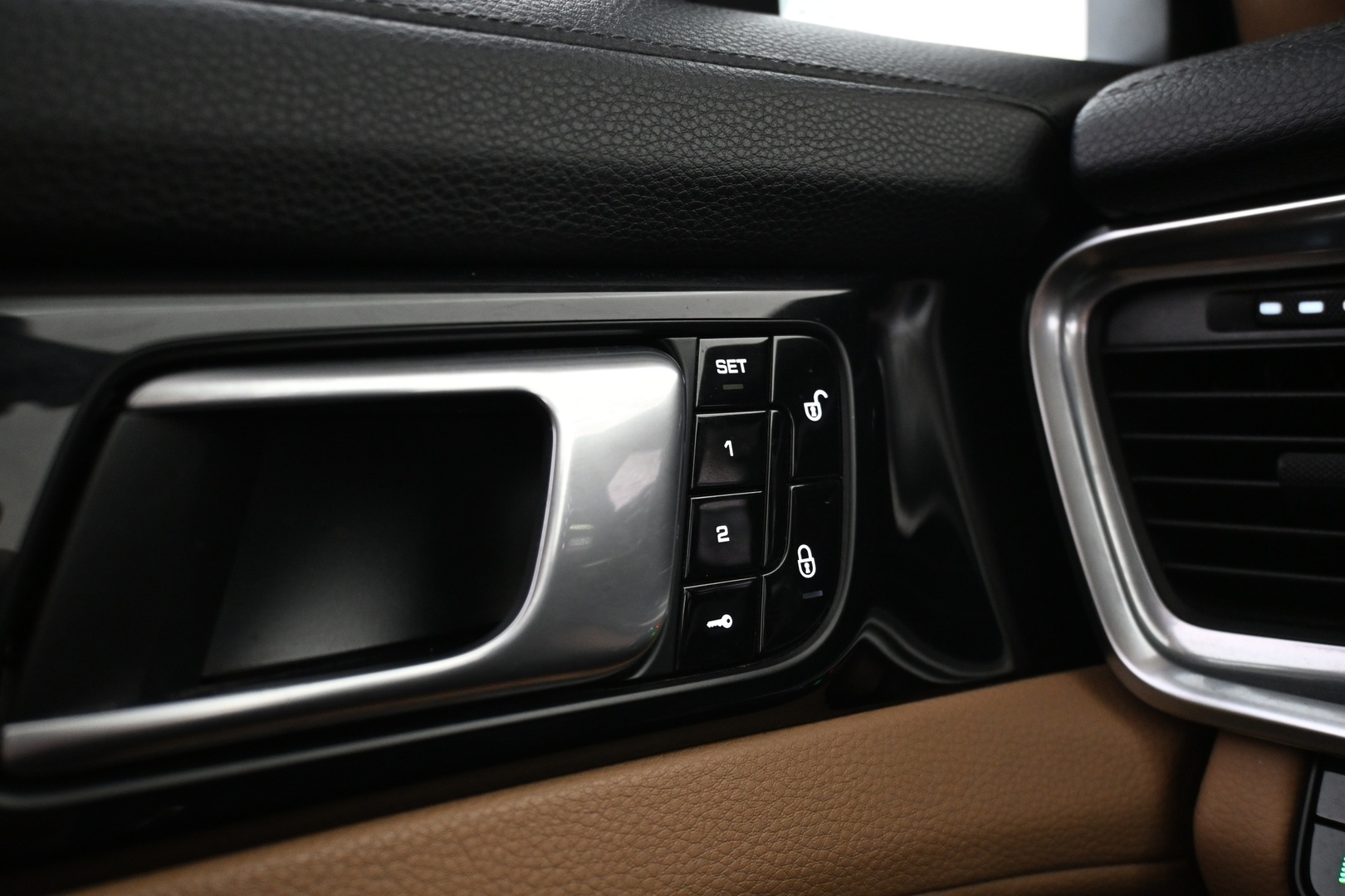 PORSCHE Panamera 2018