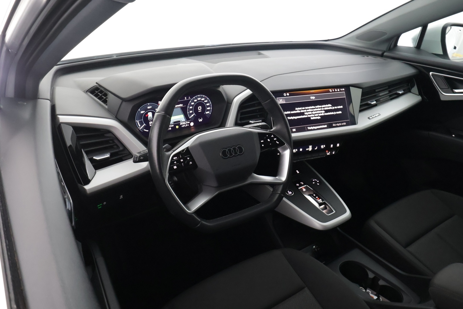 AUDI Q4 e-tron 2023